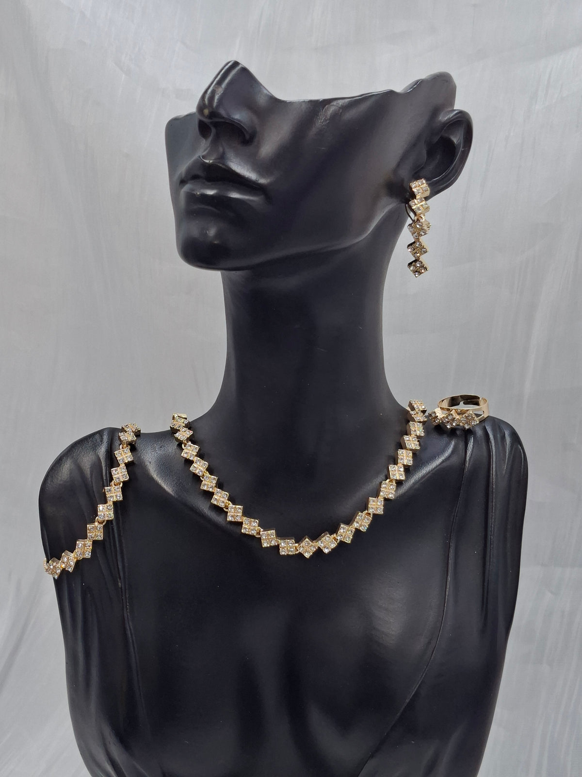 Rhombus Necklace Set