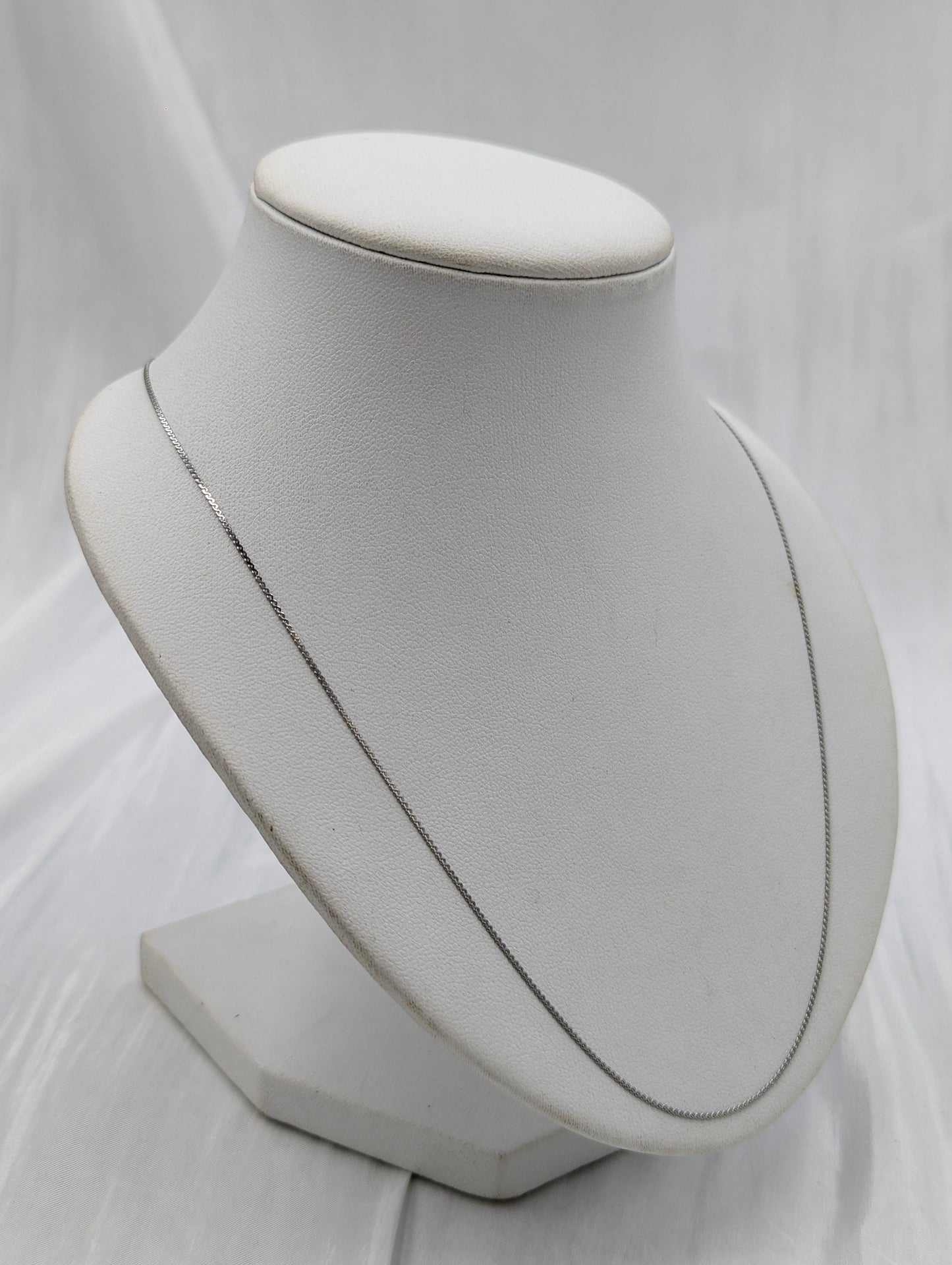 Tiny Necklace (short)