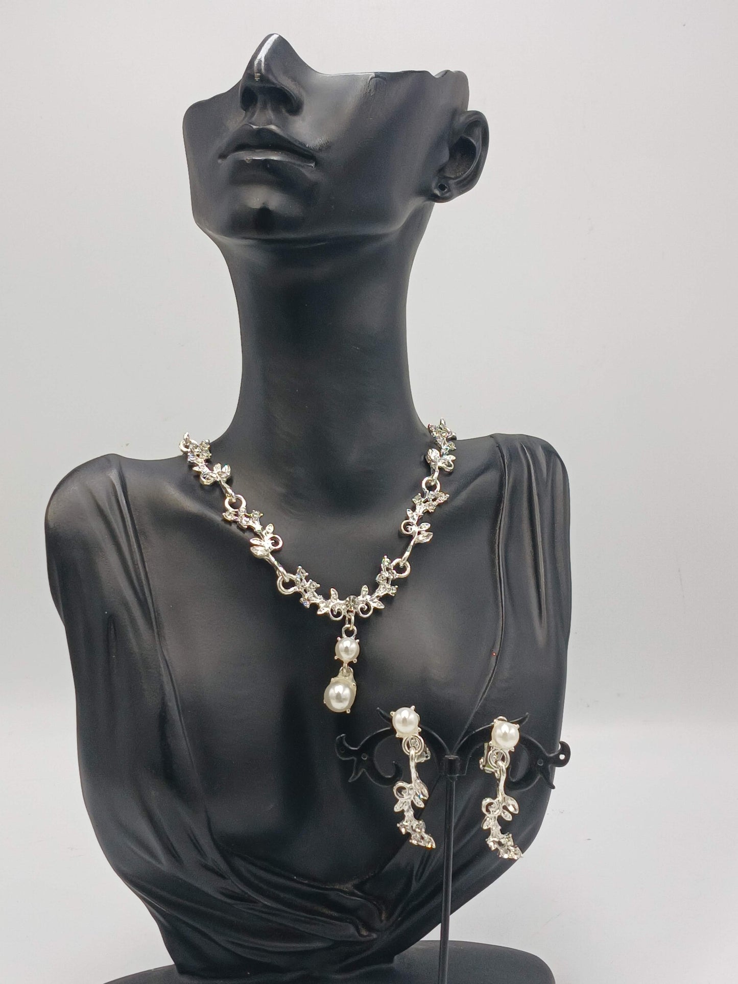 Necklace Set with Clip on Earrings