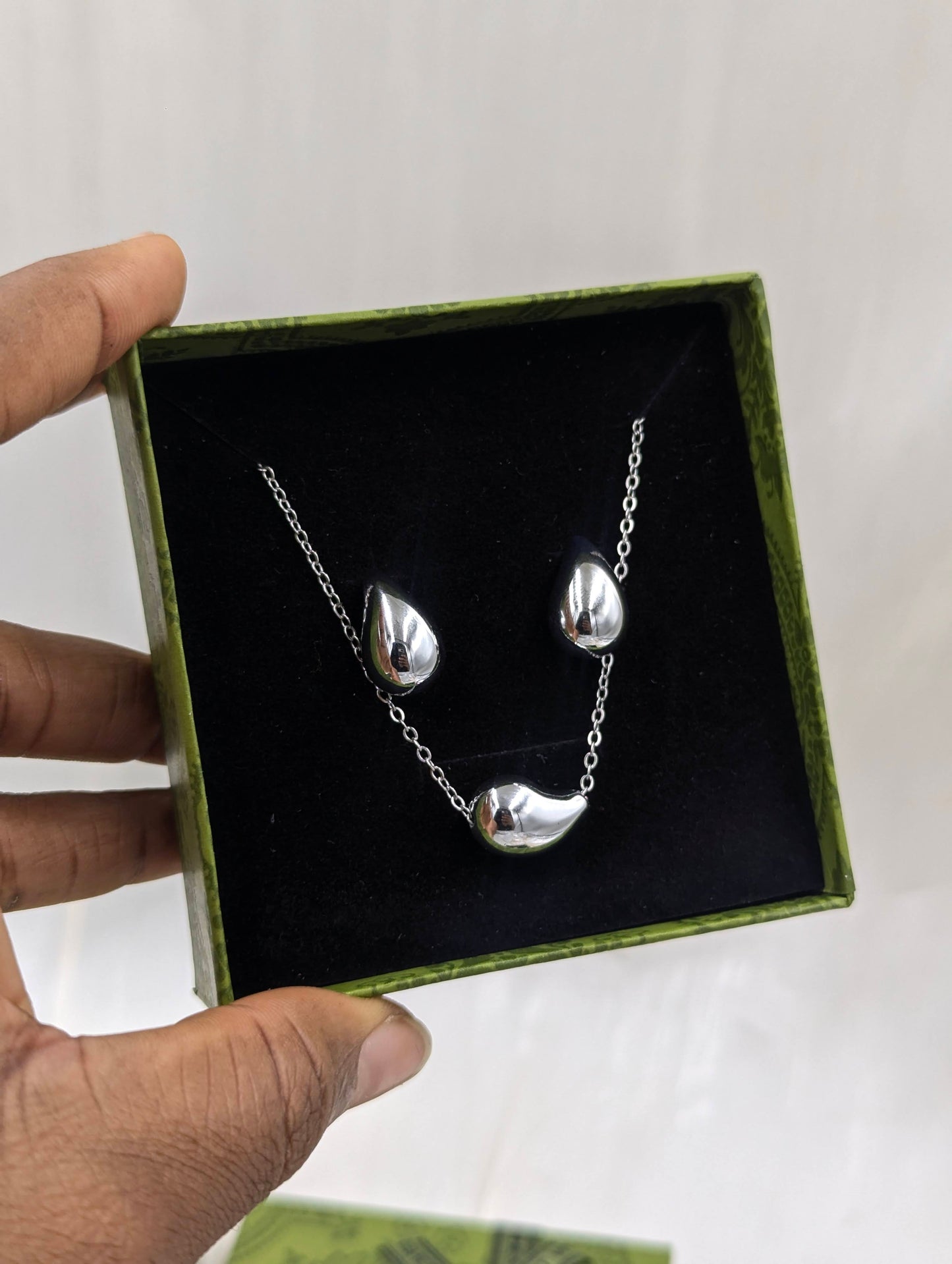 Droplet Necklace Set