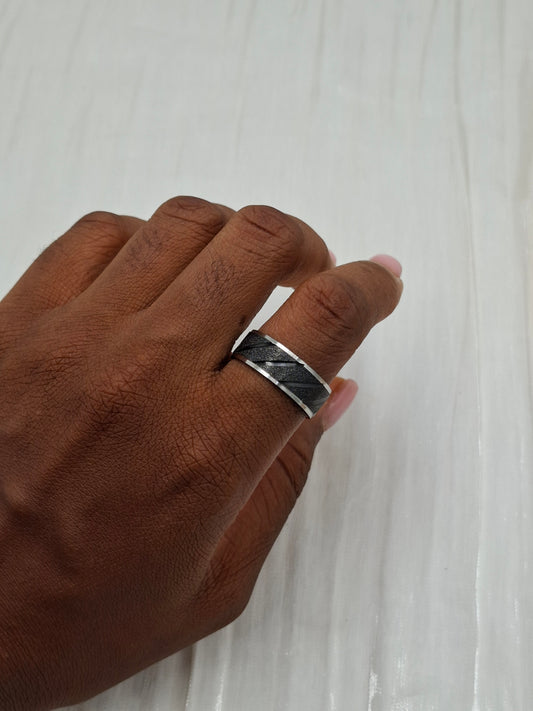 John Ring (size 10-11)