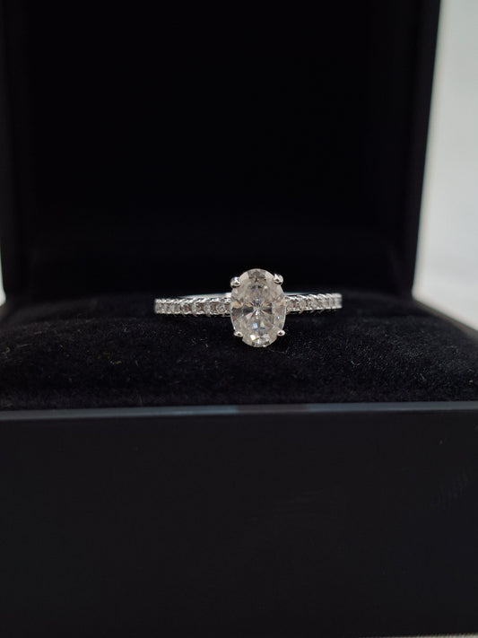 Elara Moissanite Ring (size 5)