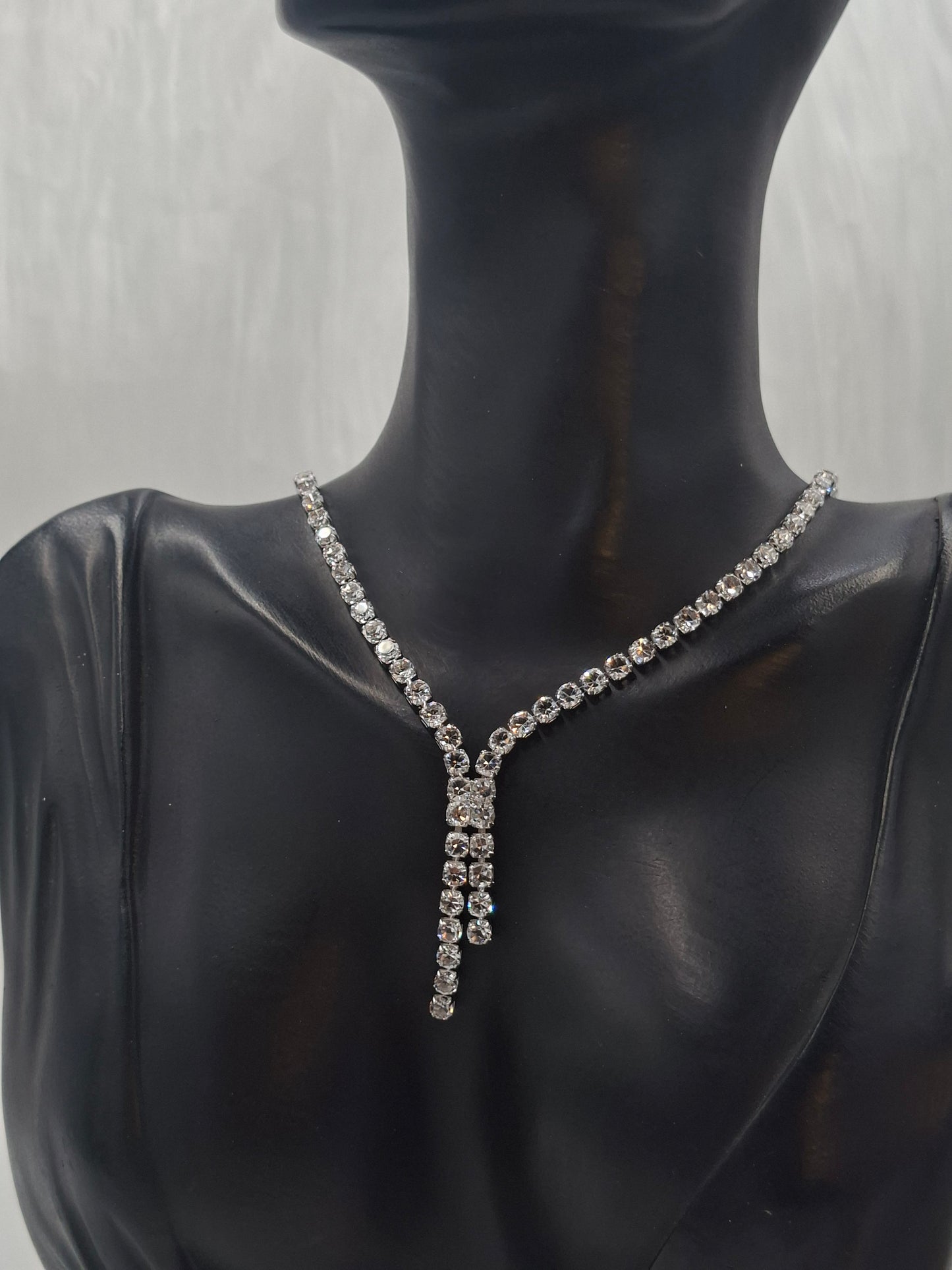 Rhinestone Y Necklace