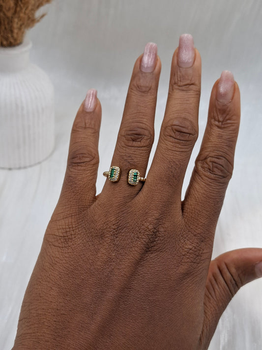 Emerald Toi et Moi Promise Ring