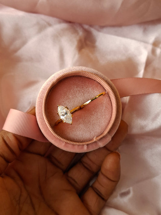 Aramide Moissanite Ring