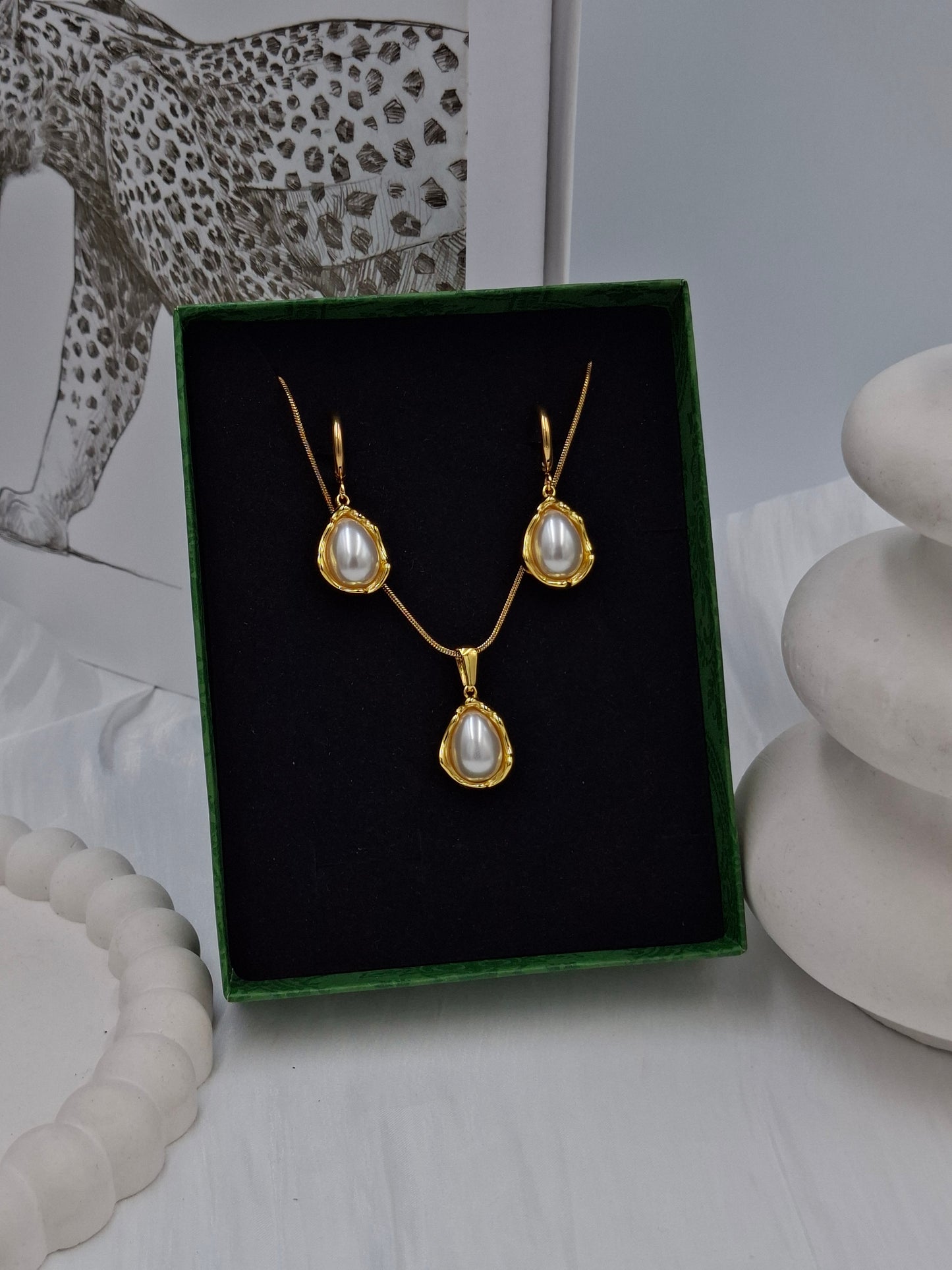 Classy Necklace Set