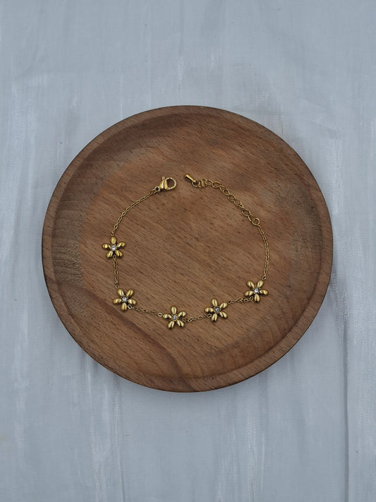 Gold Daisy Bracelet