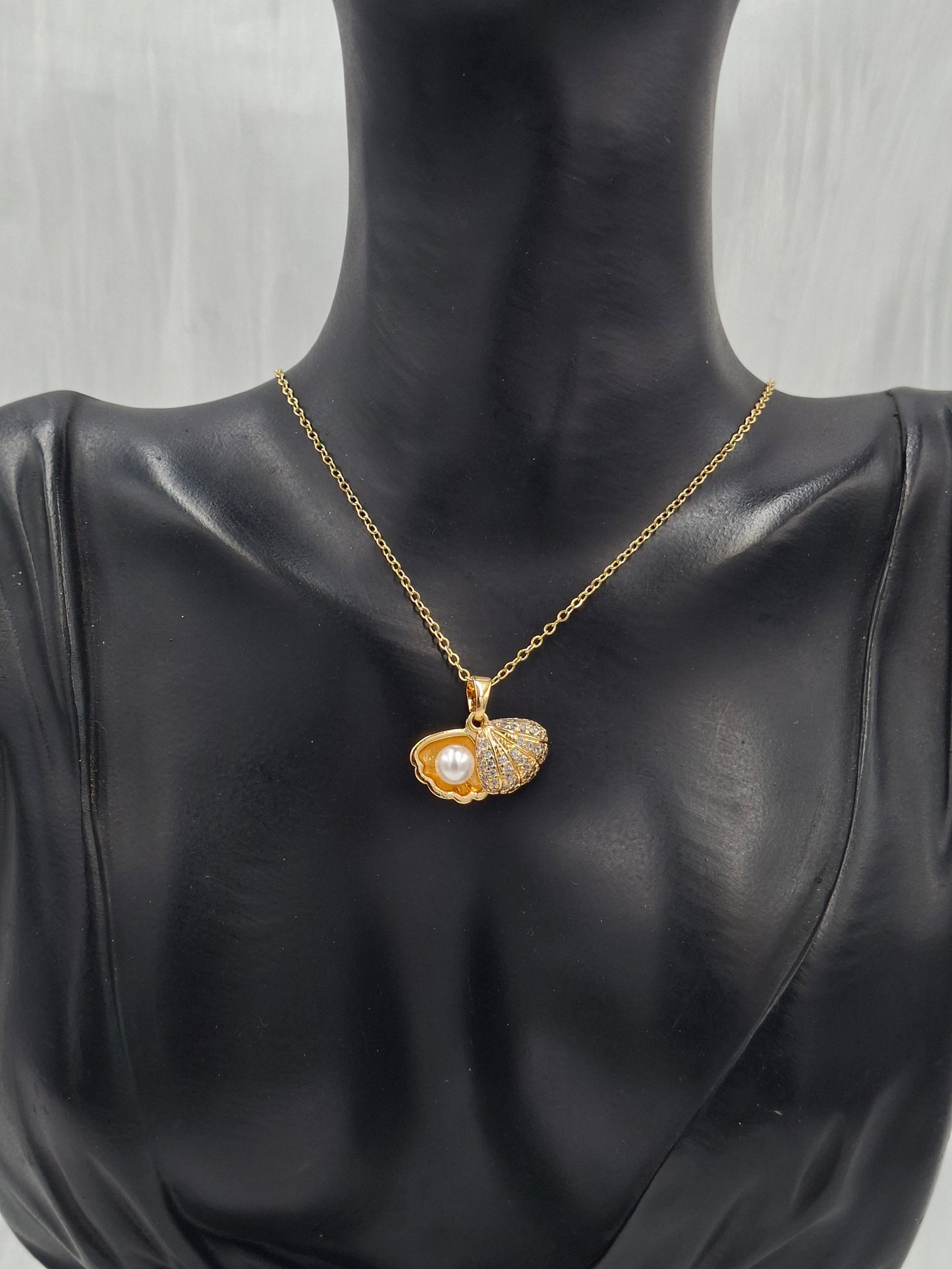 Oyster Pearl Necklace