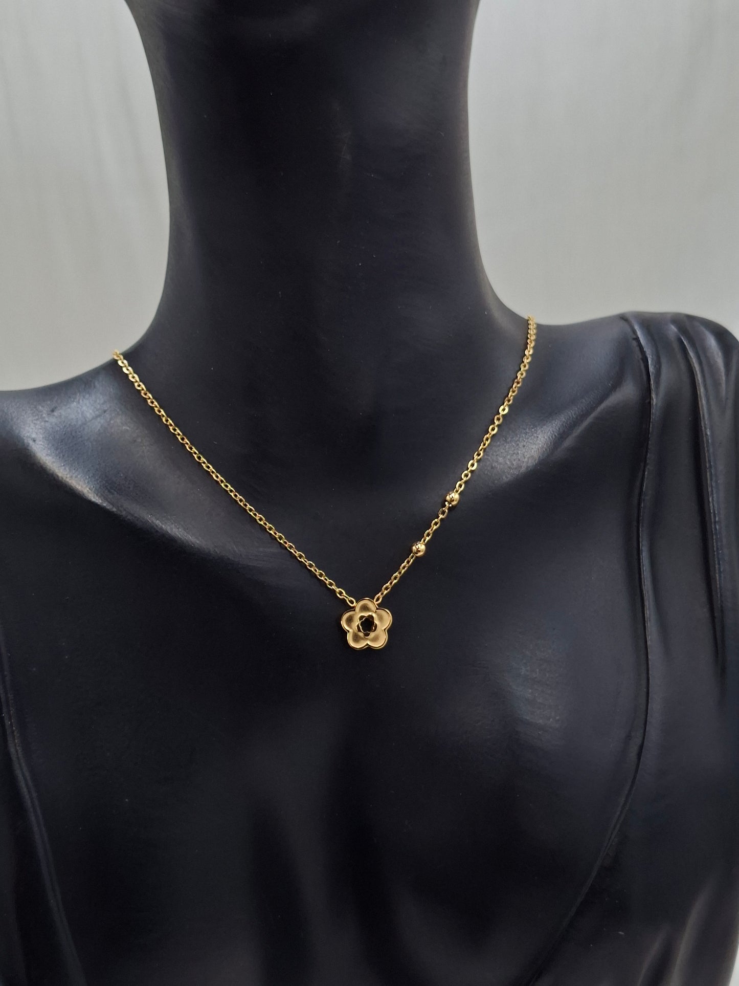 Flake Necklace