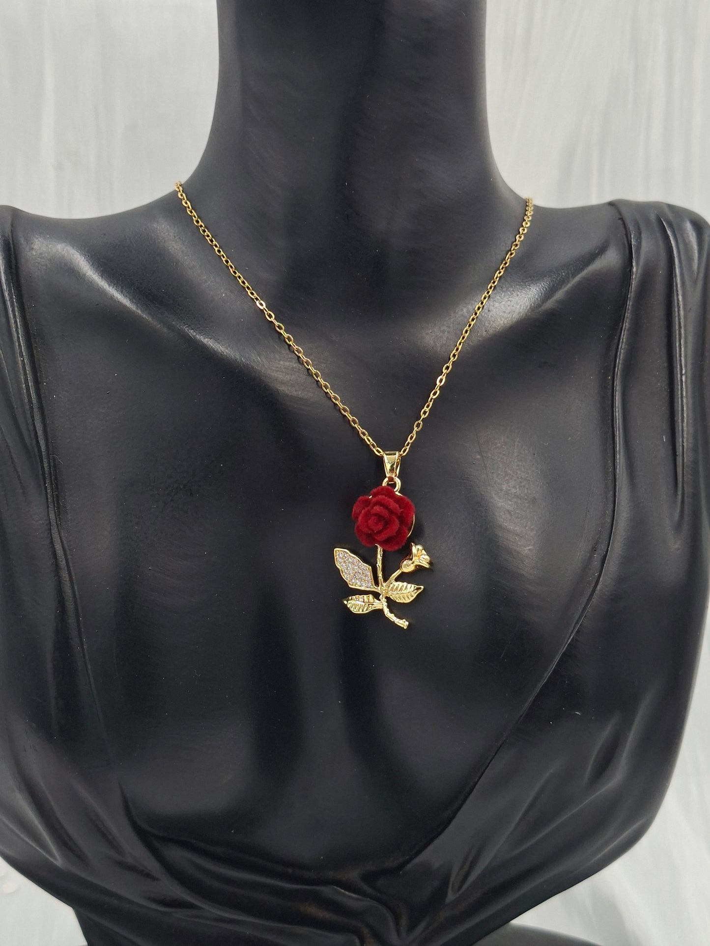Rouge Rose Necklace