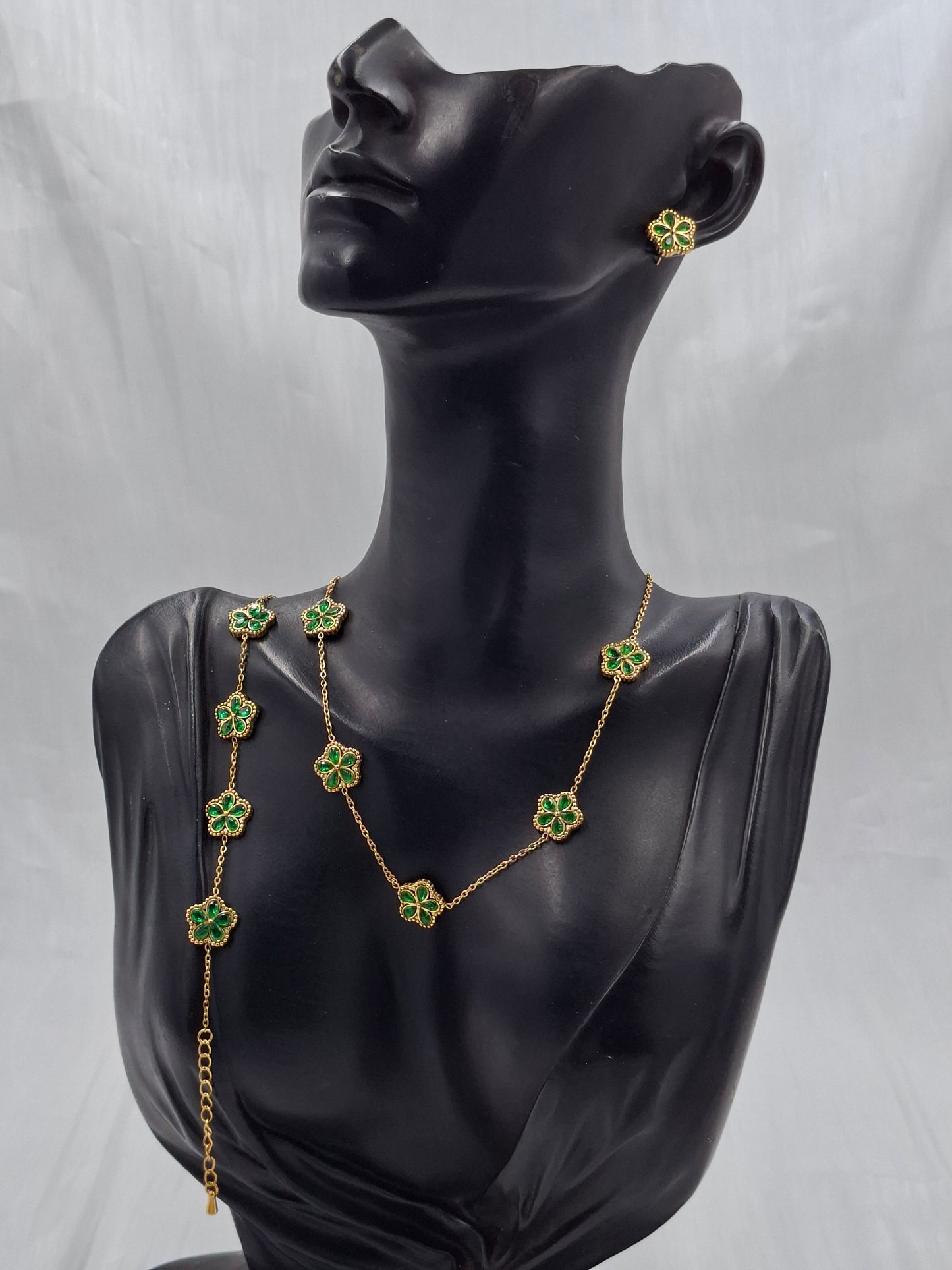 Emerald Clover Necklace Set