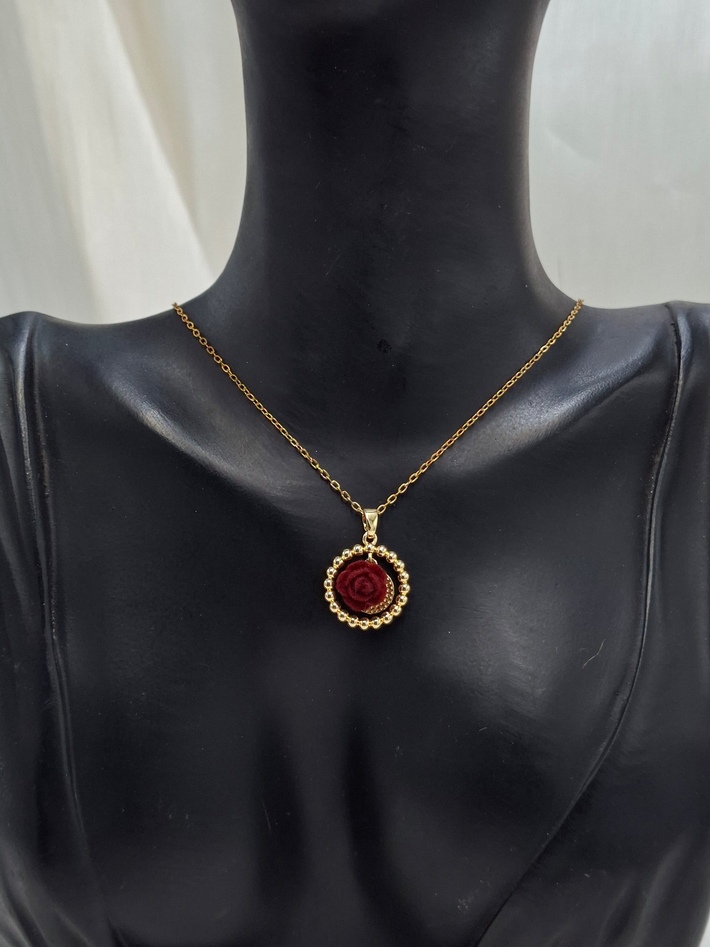 Rosa Necklace