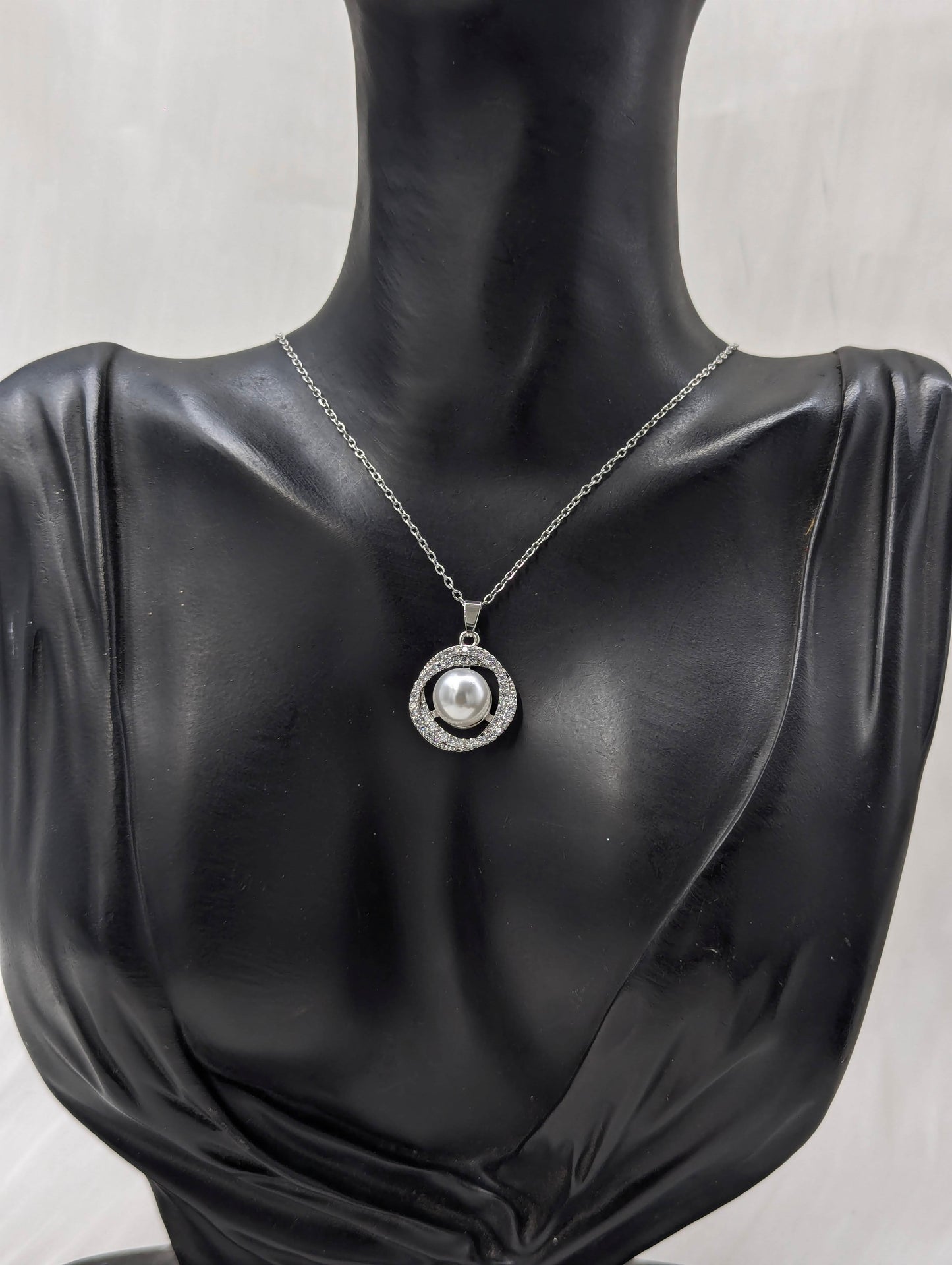 Queen Necklace