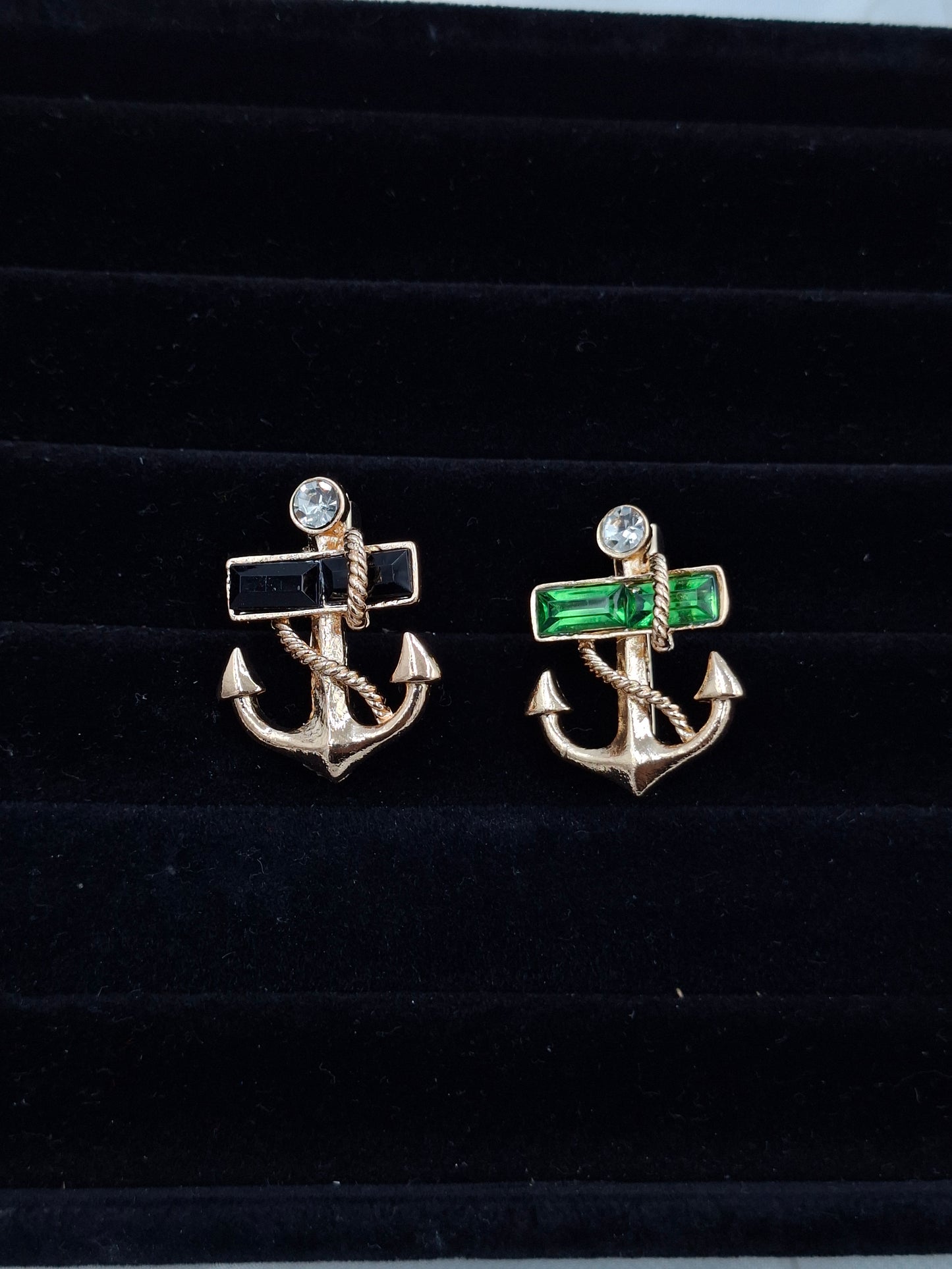 Anchor Brooch