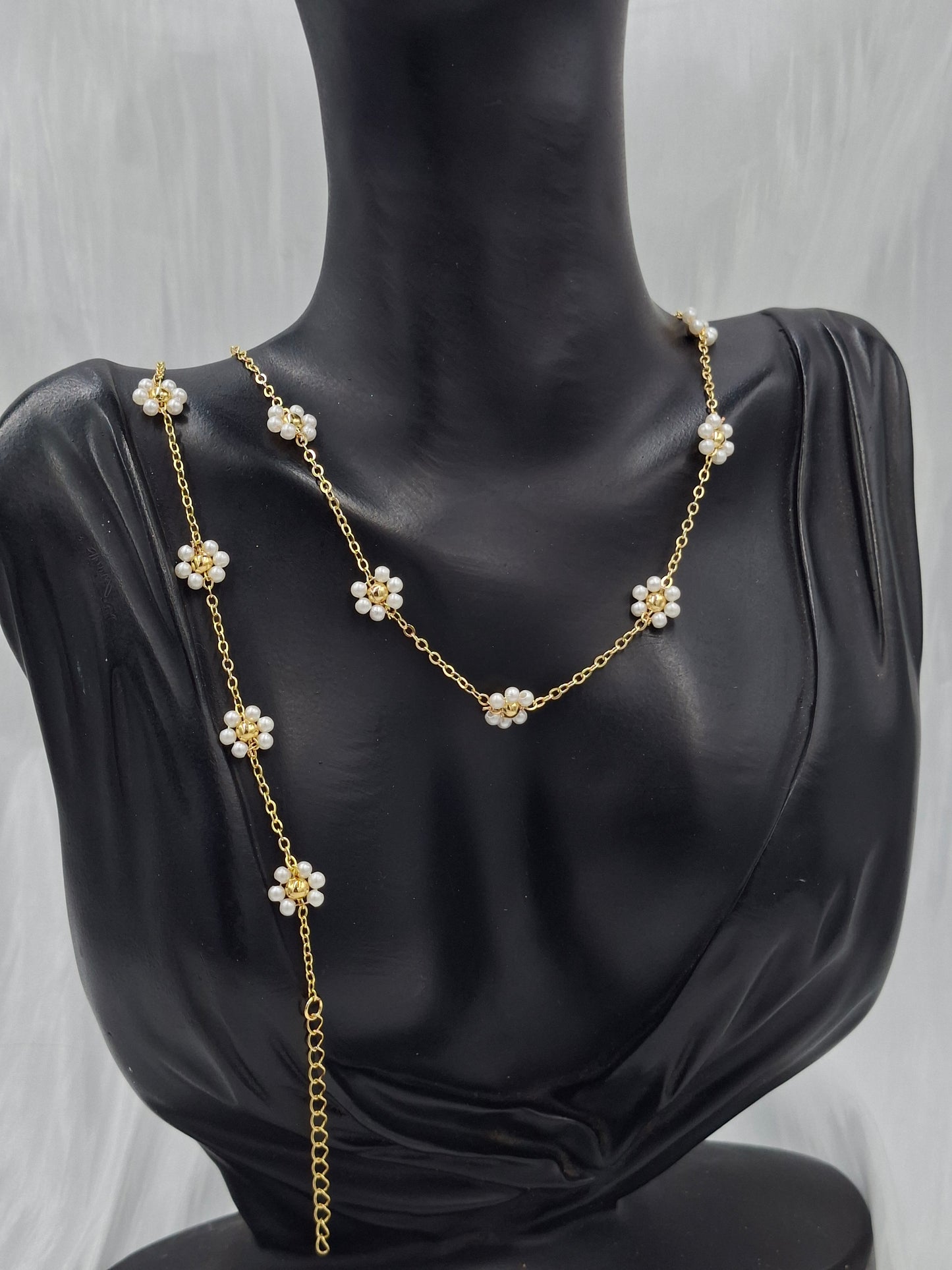 Daisy Necklace and Bracelet Set