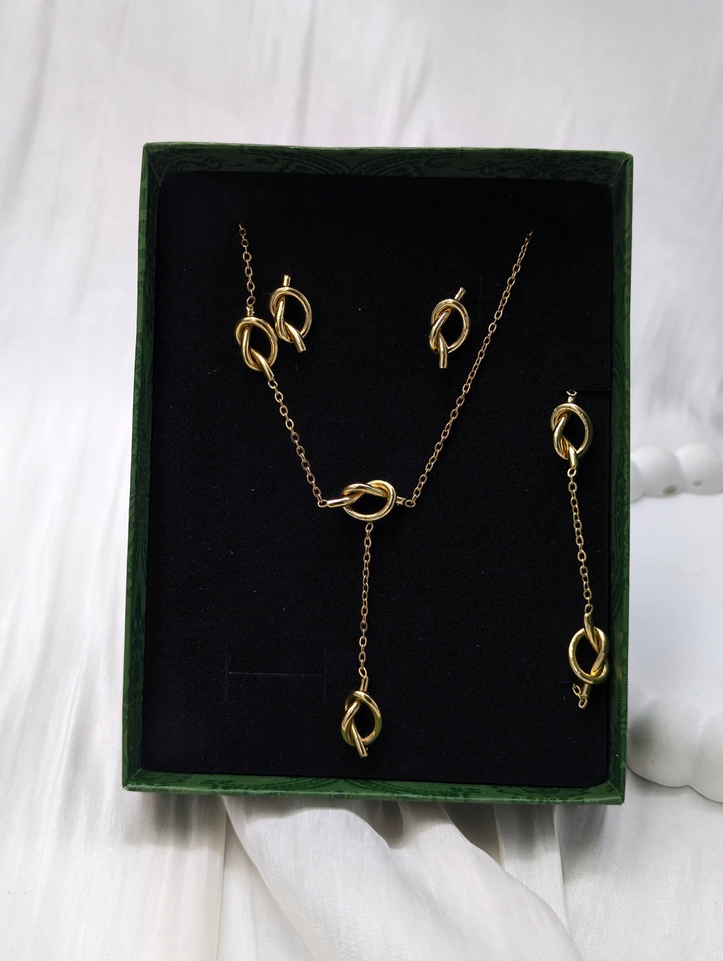 Knot Y Necklace Set