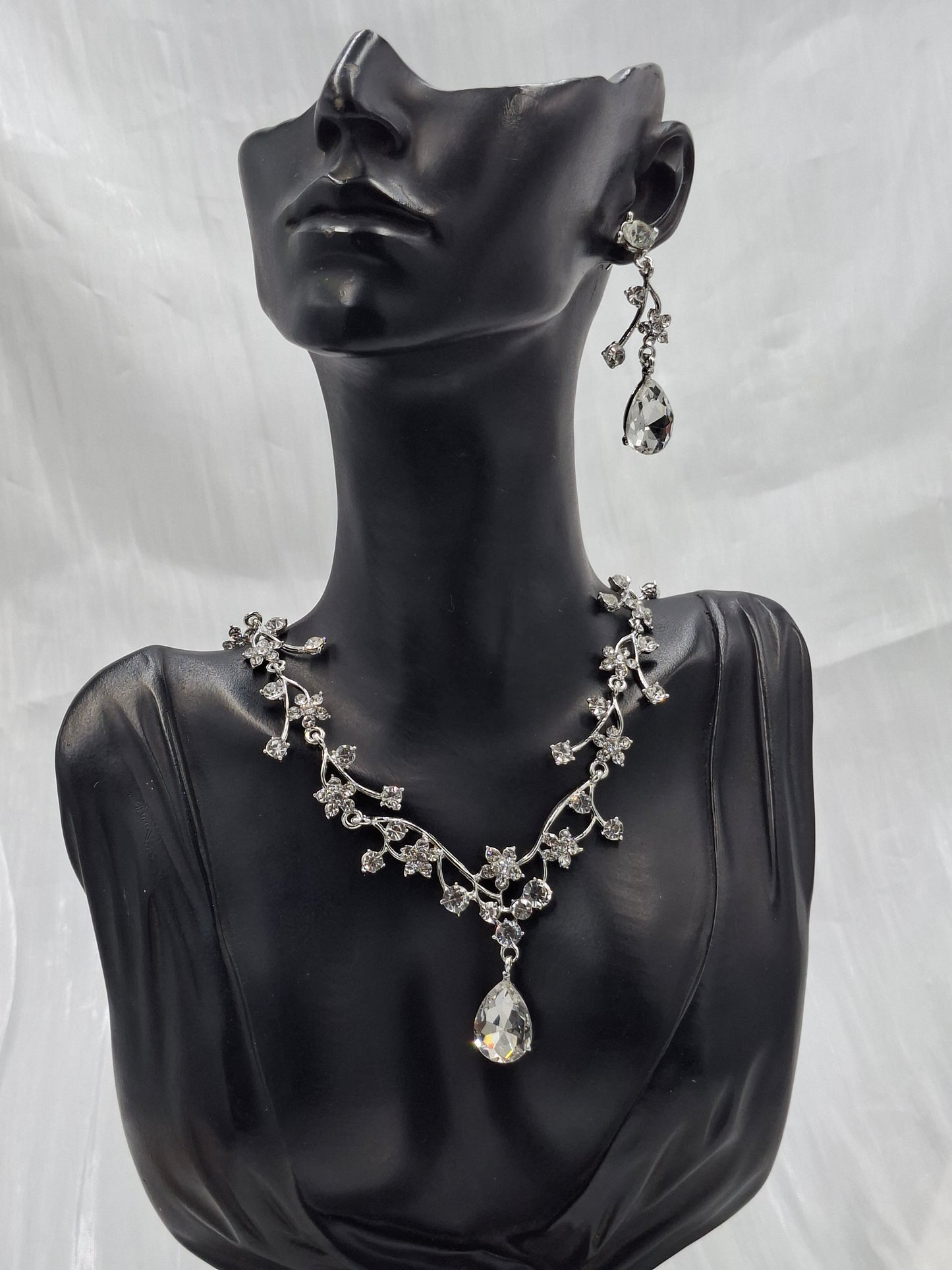 Silver Vine Necklace Set