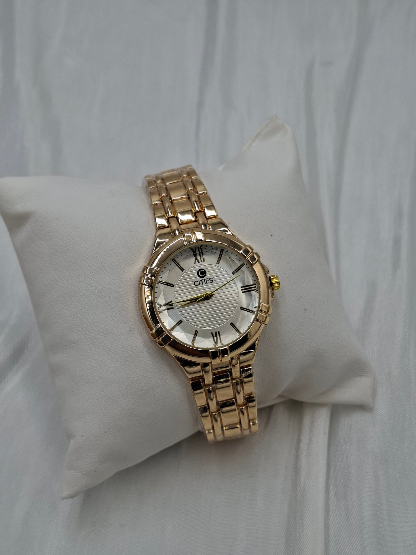 Plain Wristwatch