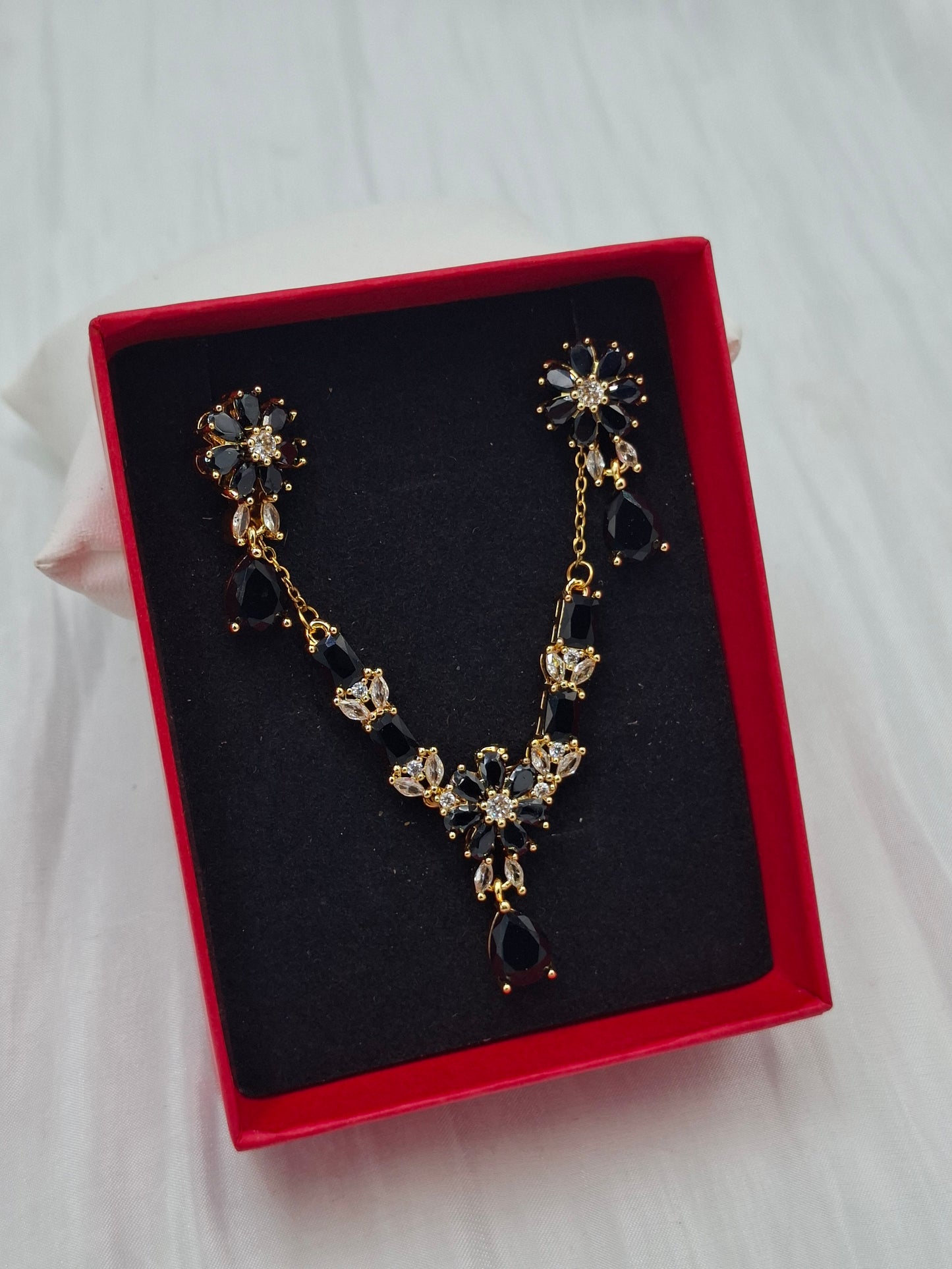 Floral Necklace Set