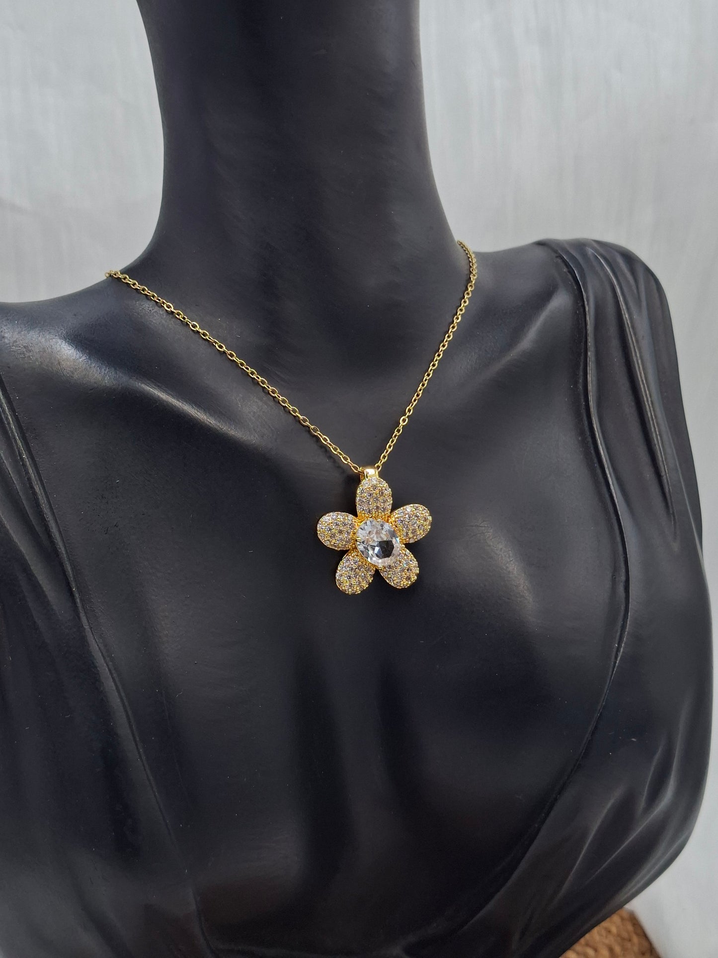 Daisy Necklace