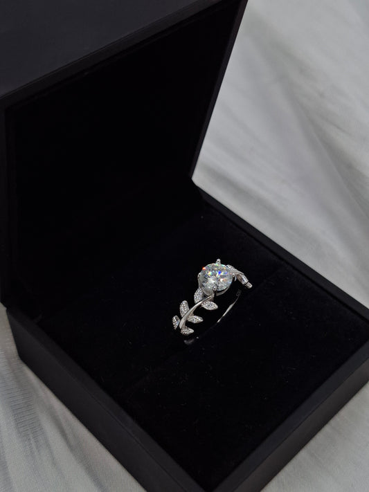 Laurel Moissanite Ring