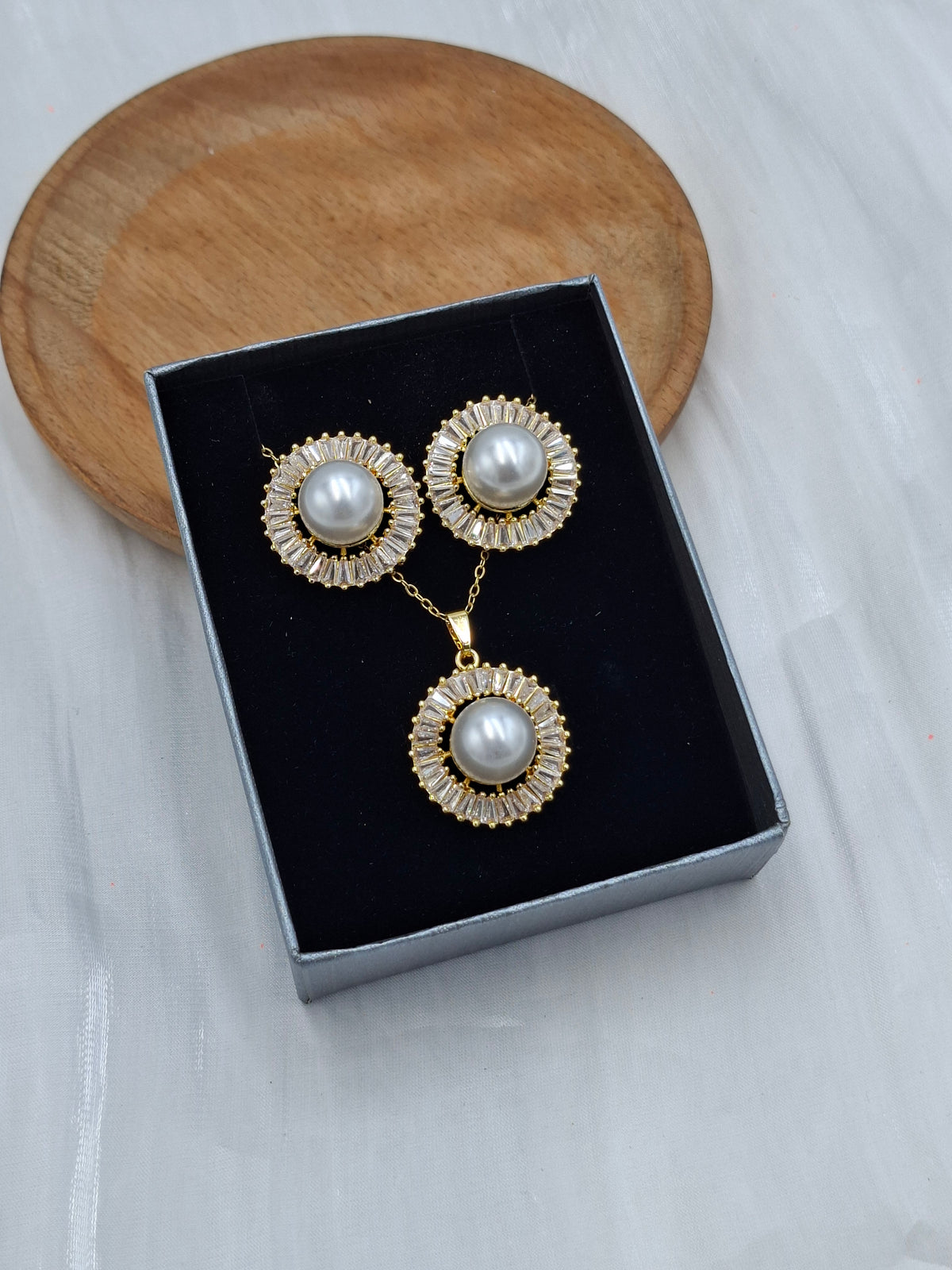 Orbit Necklace Set