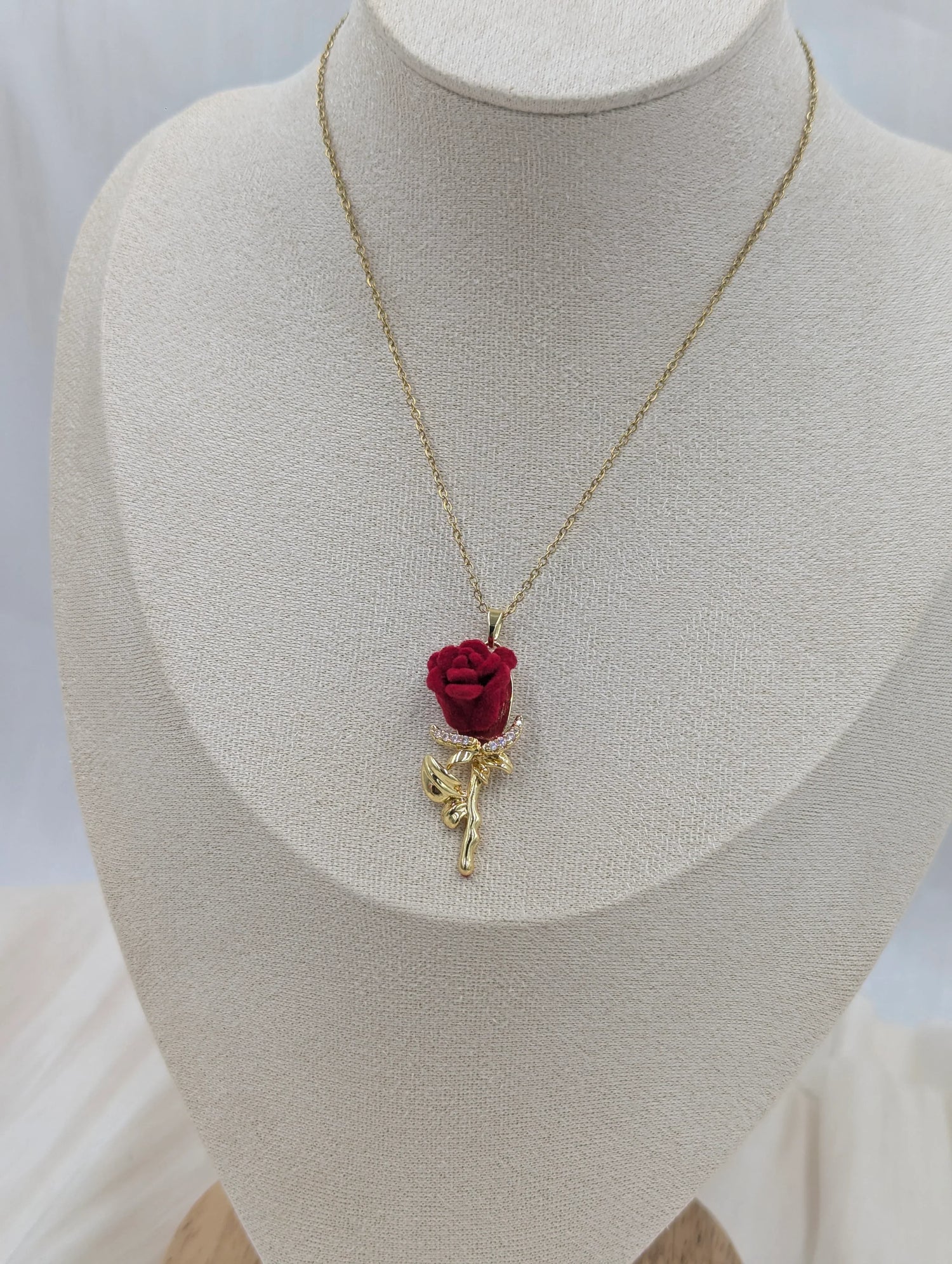 Shop Stylish Necklaces for Women in Lagos, Nigeria