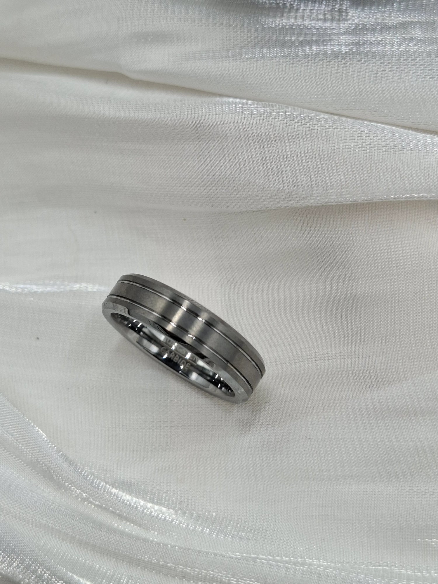 Shop Wedding Bands for Men in Nigeria at Elsa Lagos