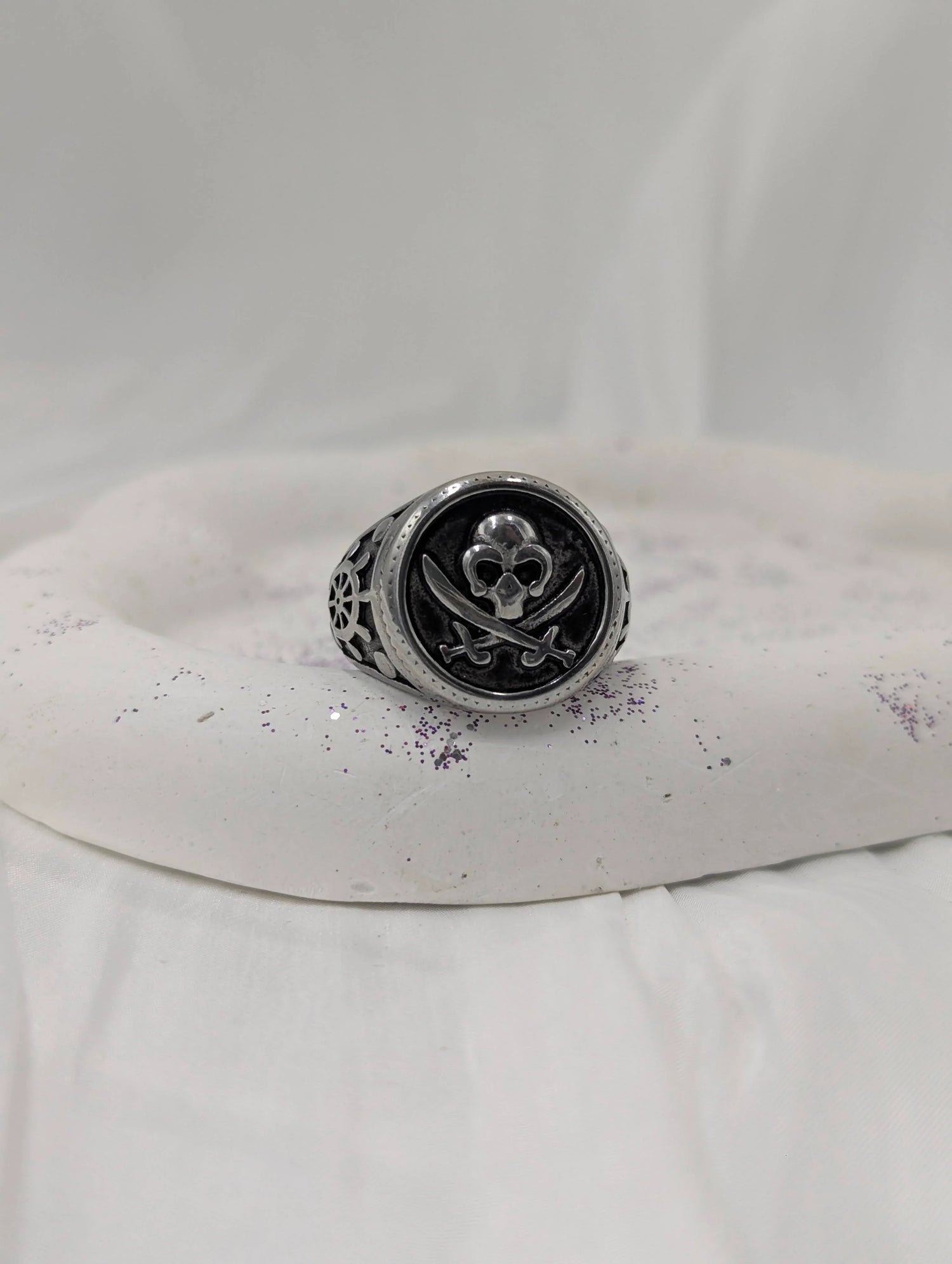 Shop stylish rings for women at Elsa Lagos.
