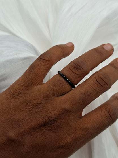 Zane Ring (size 6-9)