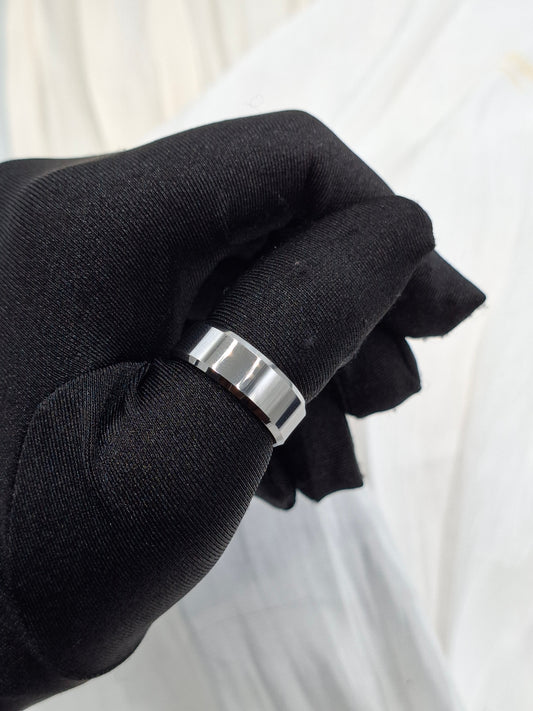 Titan Band (size 10, 13)