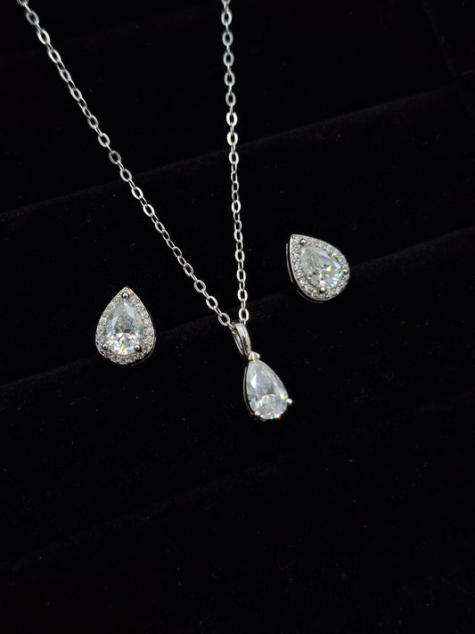 Bev Moissanite Set