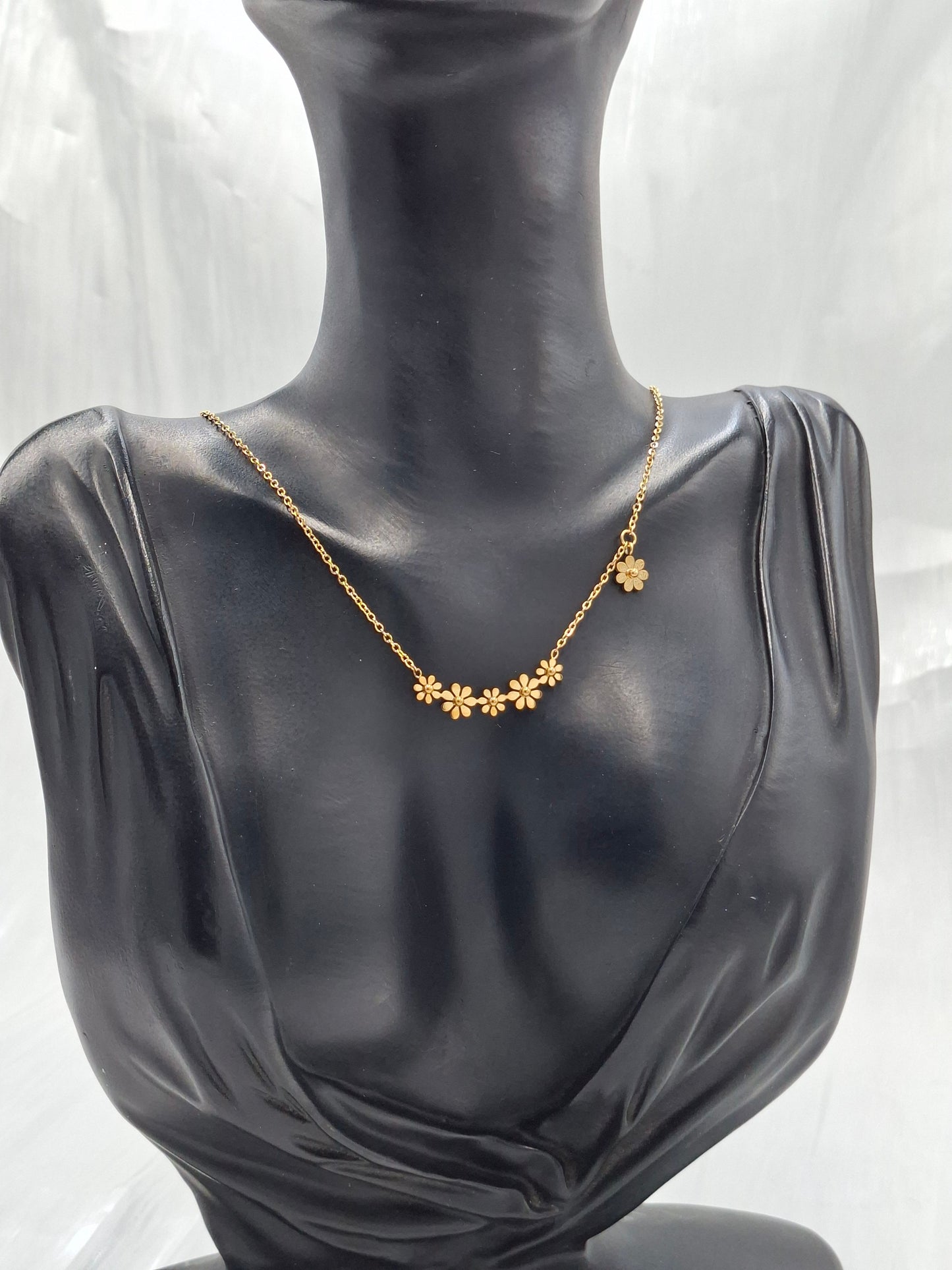 Daisy Chain Necklace