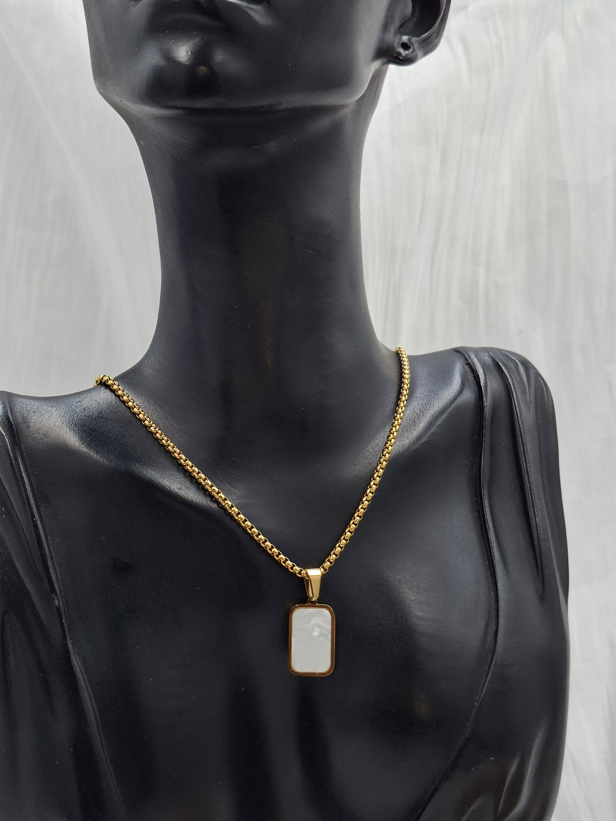 Frame Necklace