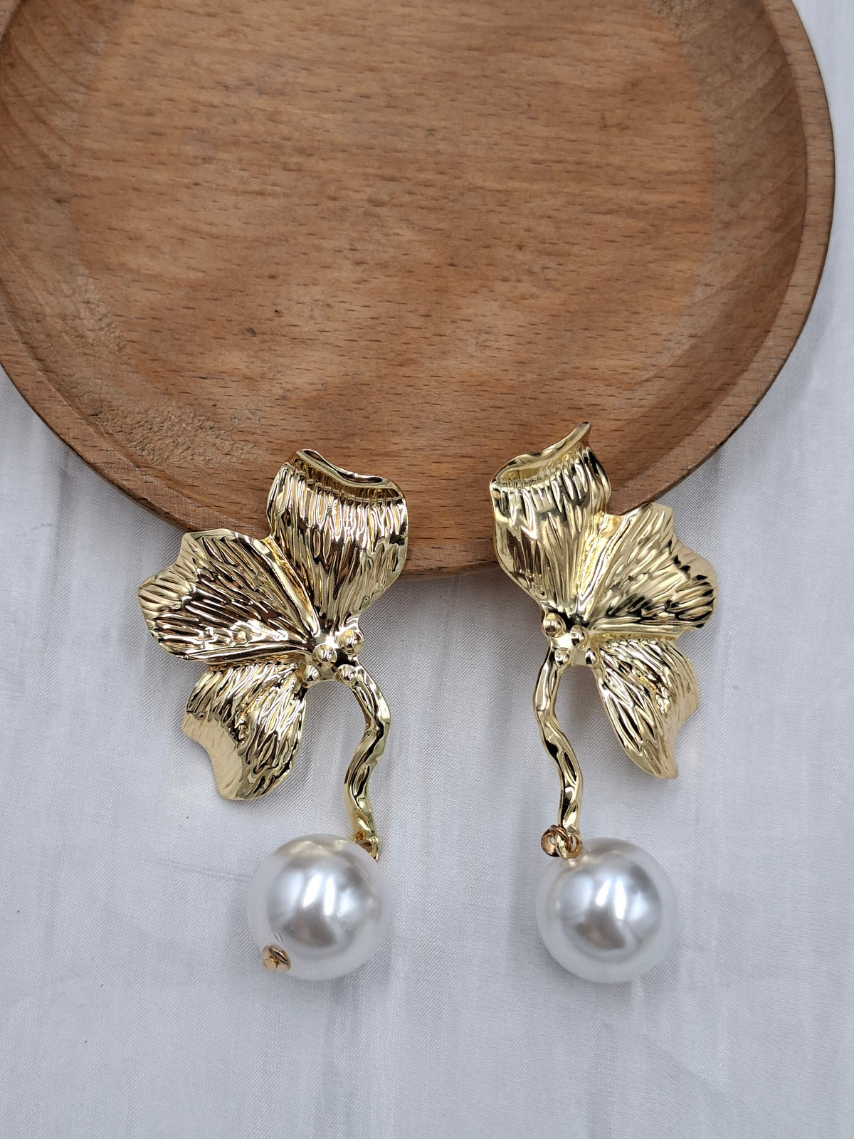 Orchid Pearl Earrings
