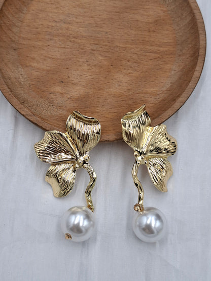 Orchid Pearl Earrings