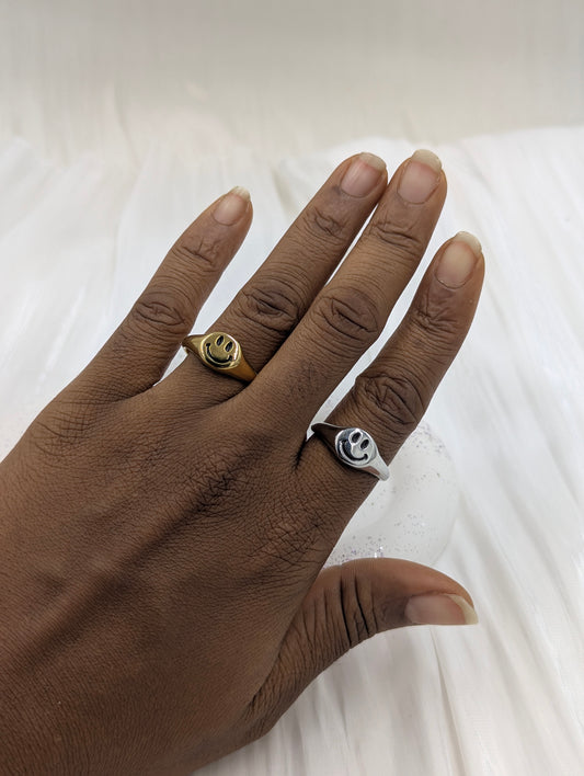 Smiley Ring (size 8)