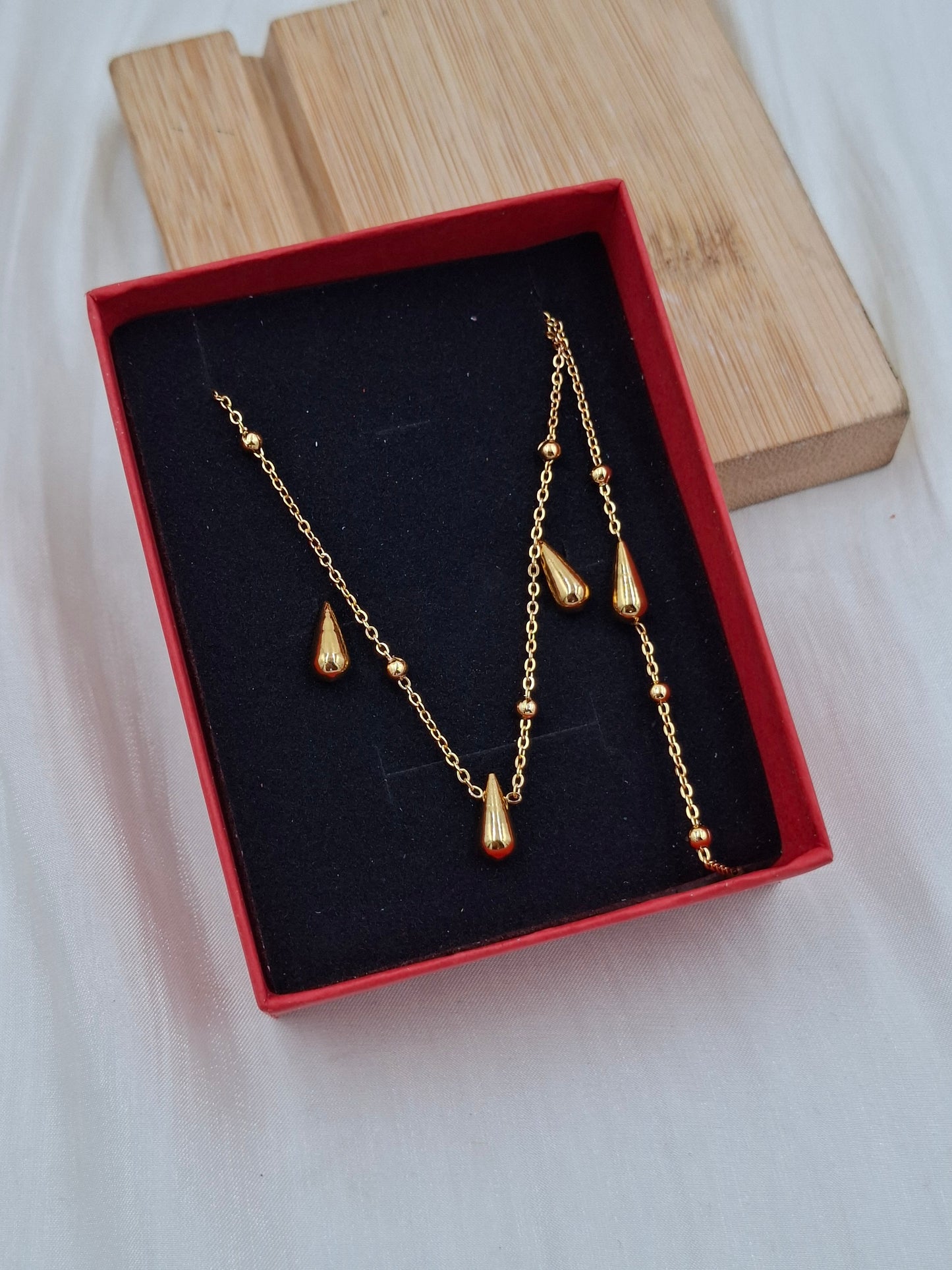 Buy Gold Teardrop Jewelry Set for Women at ElsaLagos in Nigeria