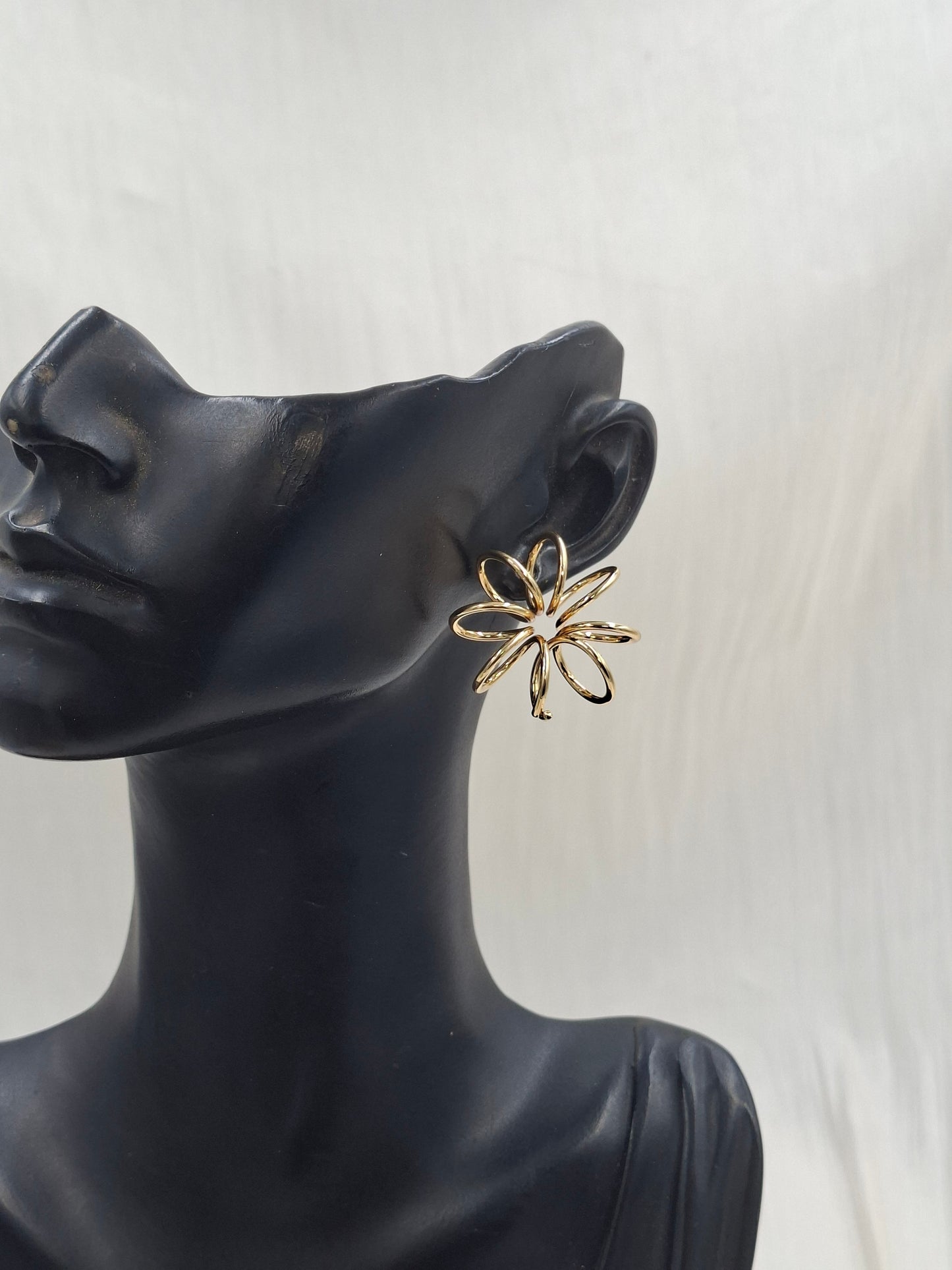 Shop Gold Wire Earring for Women at ElsaLagos in Nigeria