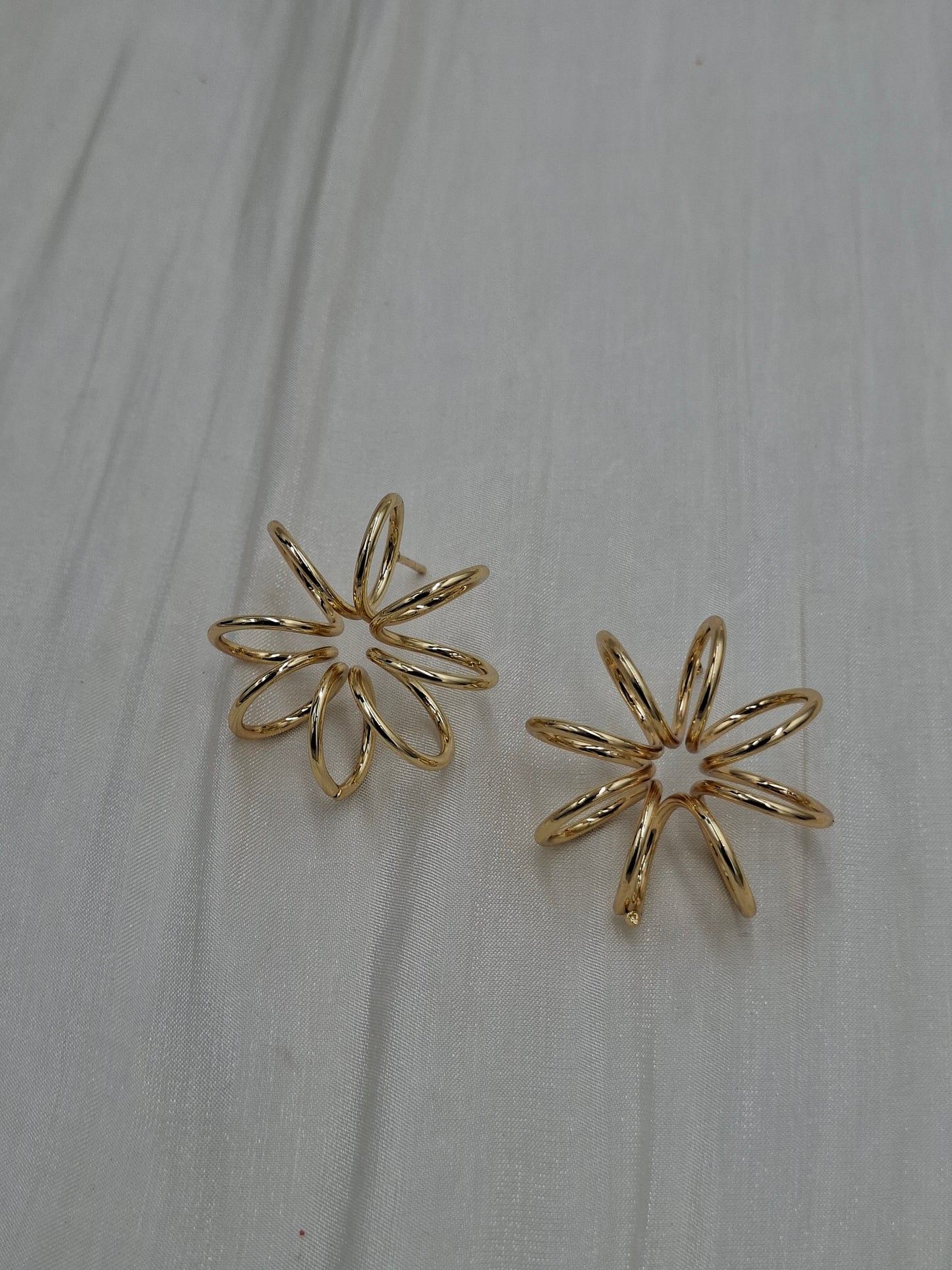 Shop Gold Wire Earring for Women at ElsaLagos in Nigeria