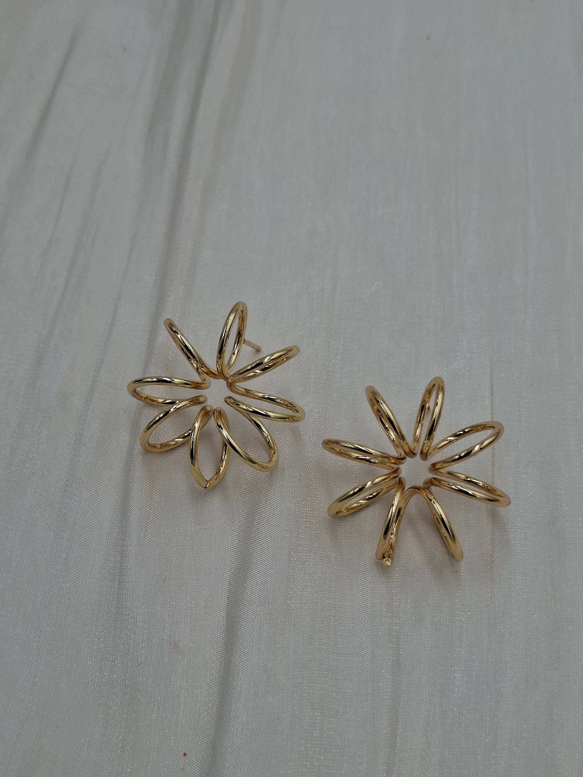 Shop Gold Wire Earring for Women at ElsaLagos in Nigeria