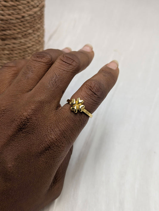 Clover Ring (size 8)