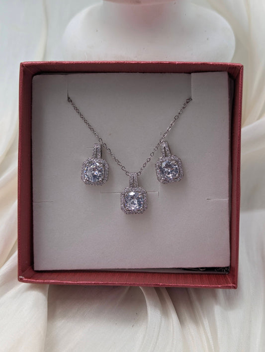 Sweet Necklace Set