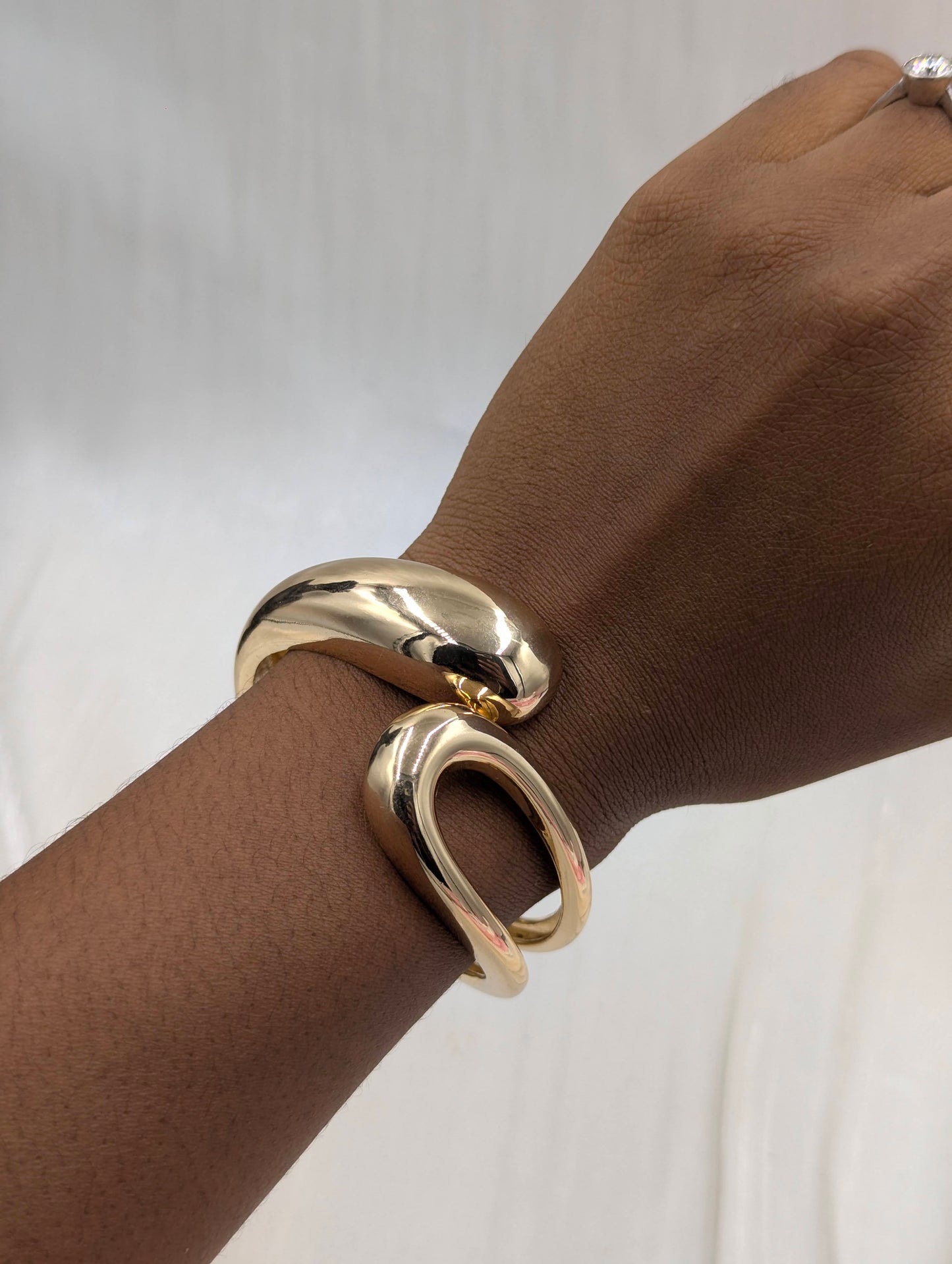 Curve Chunky Bangle