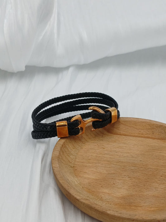 Leather bracelet