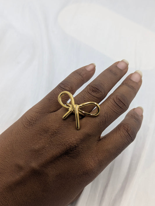 Bow Ring (size 8-9)