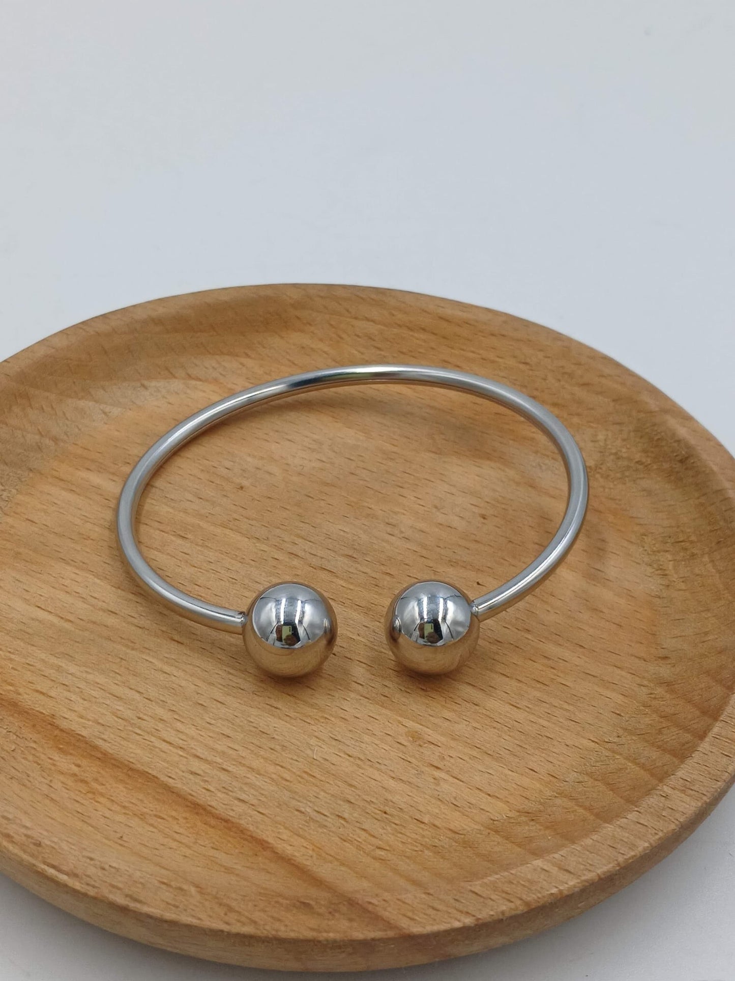 Cuff bangle