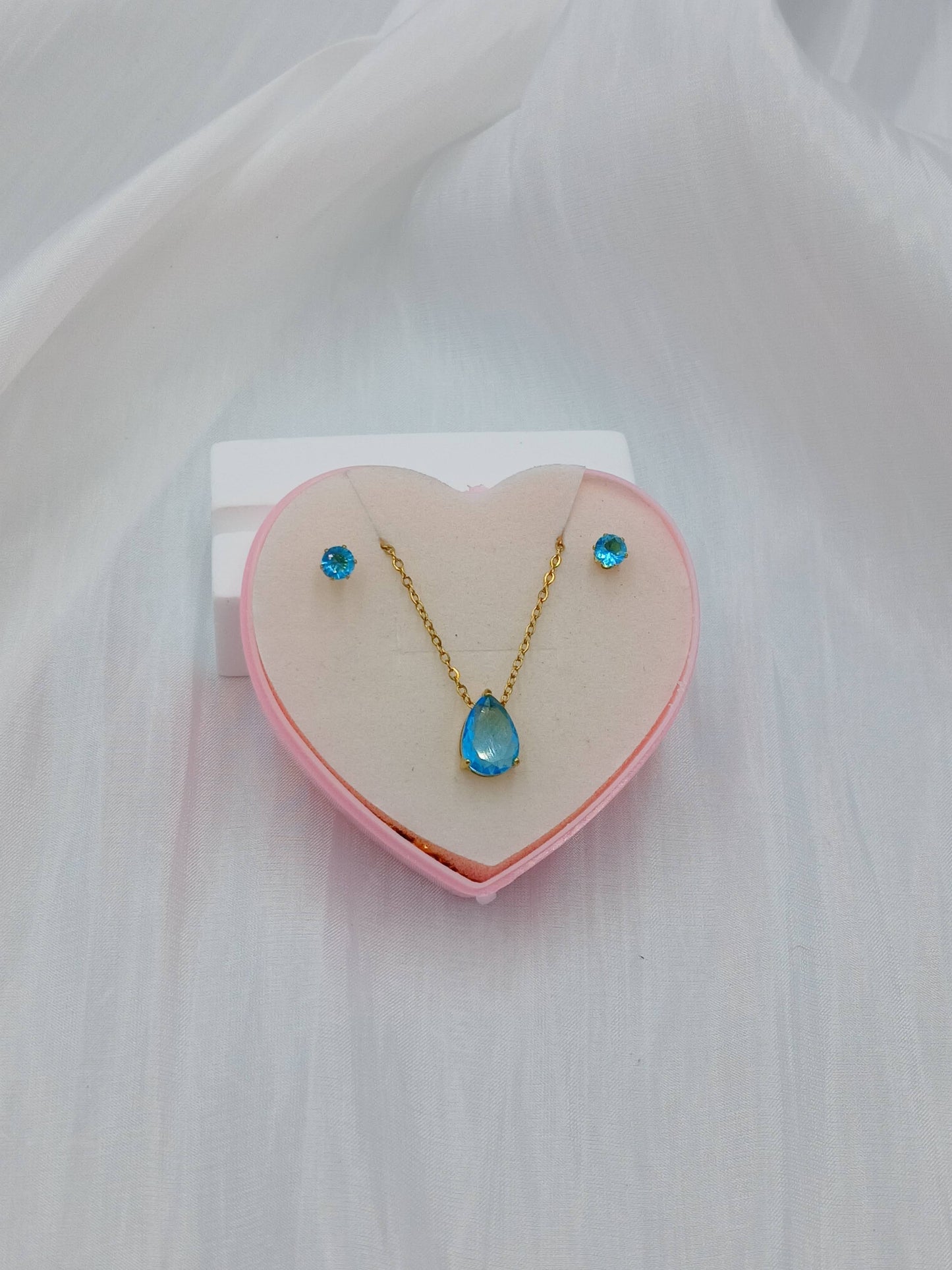 December birthstone necklace