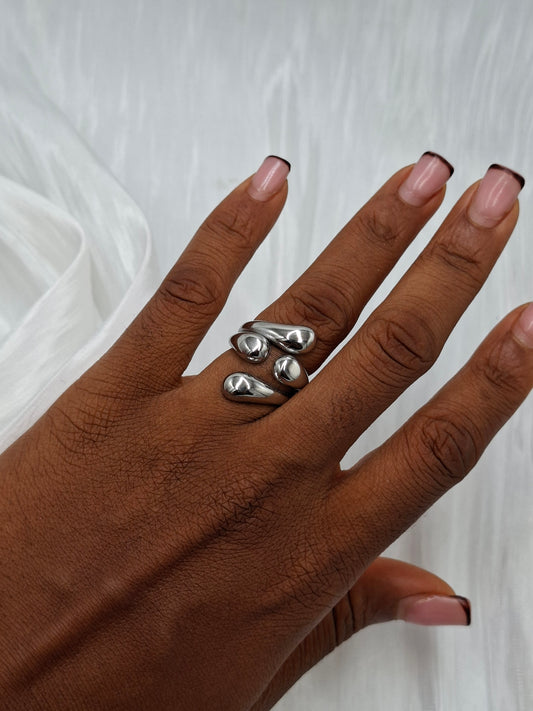 Silver Hug Ring (size 7)