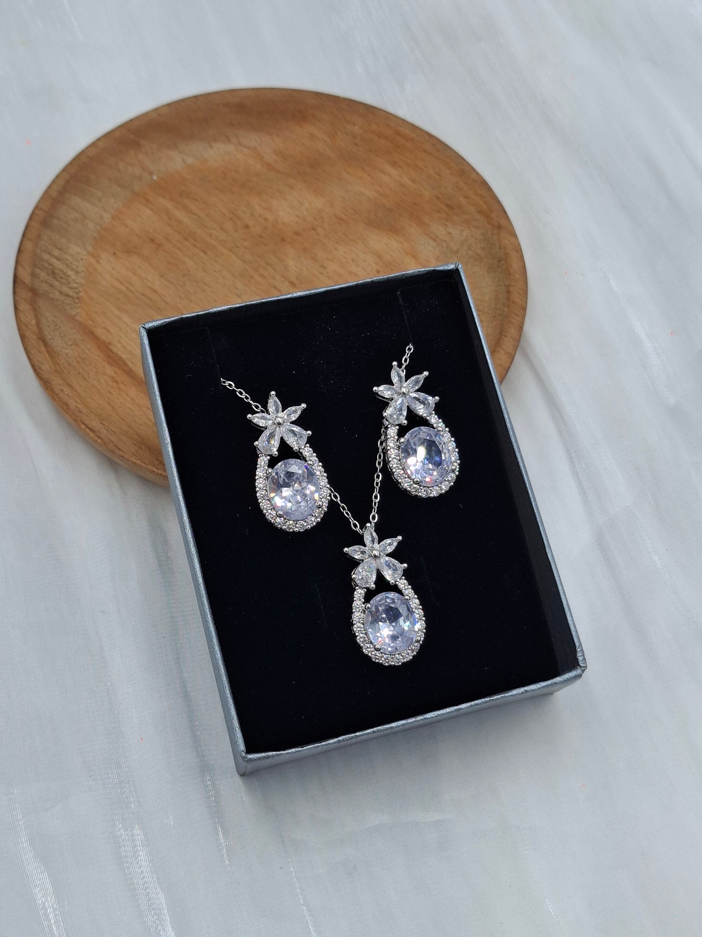 Marquise Necklace Set